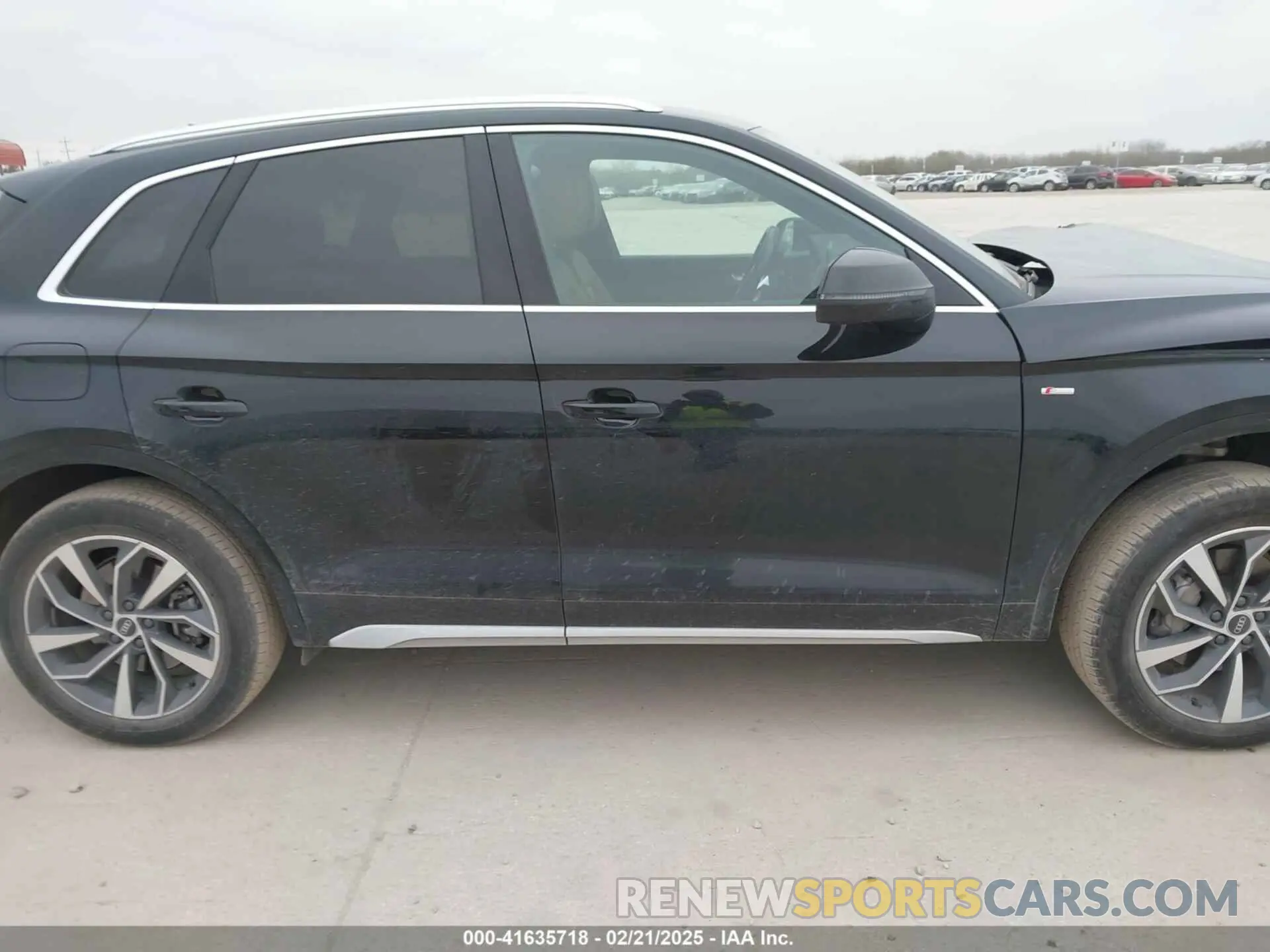 14 Photograph of a damaged car WA1EAAFY7P2002973 AUDI Q5 2023