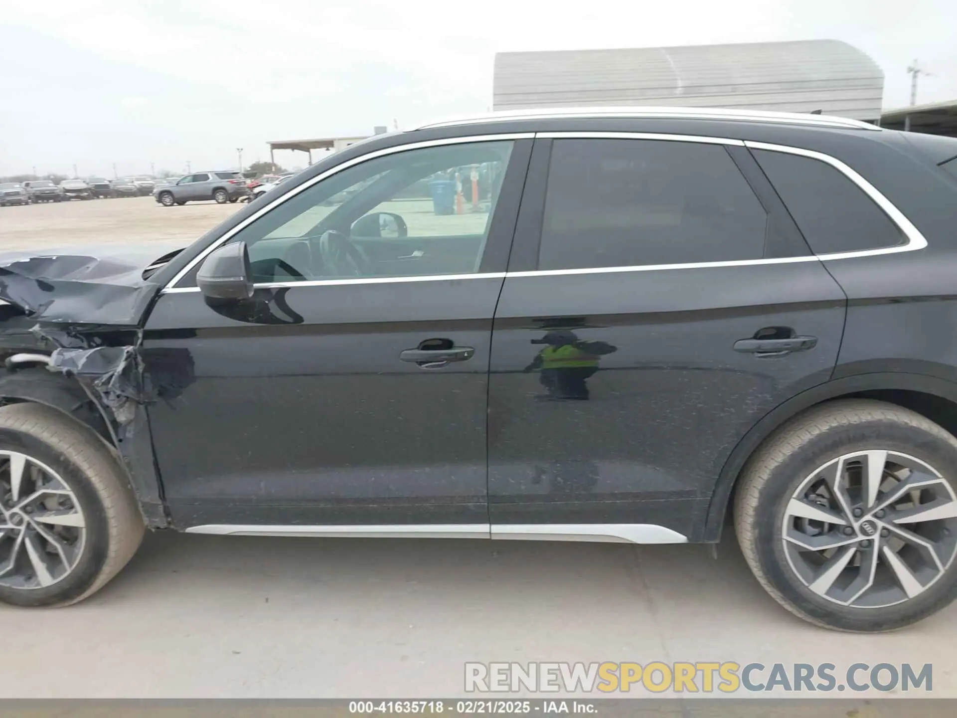 15 Photograph of a damaged car WA1EAAFY7P2002973 AUDI Q5 2023
