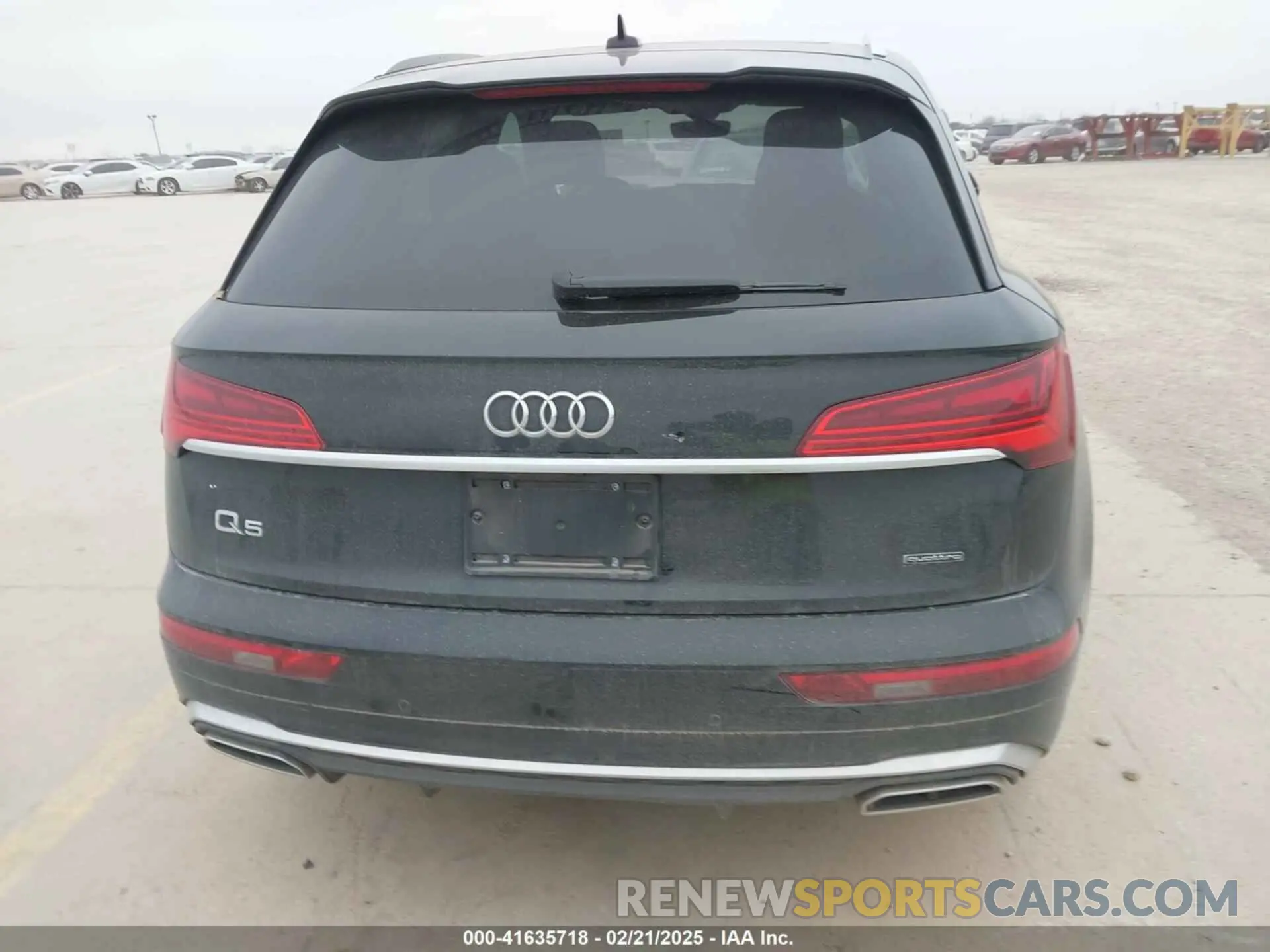 17 Photograph of a damaged car WA1EAAFY7P2002973 AUDI Q5 2023