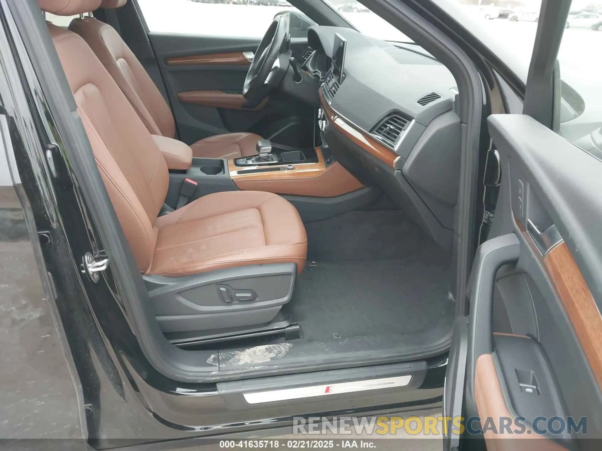 5 Photograph of a damaged car WA1EAAFY7P2002973 AUDI Q5 2023