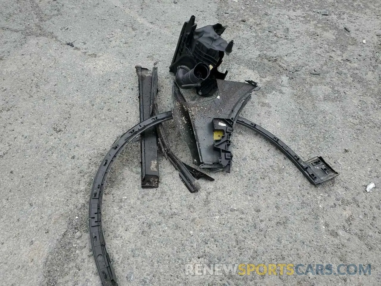 15 Photograph of a damaged car WA1EAAFY8P2179595 AUDI Q5 2023