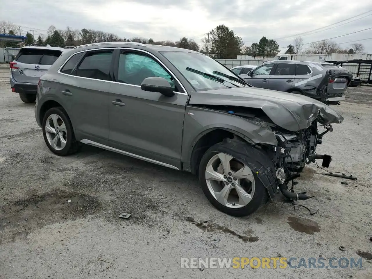 4 Photograph of a damaged car WA1EAAFY8P2179595 AUDI Q5 2023