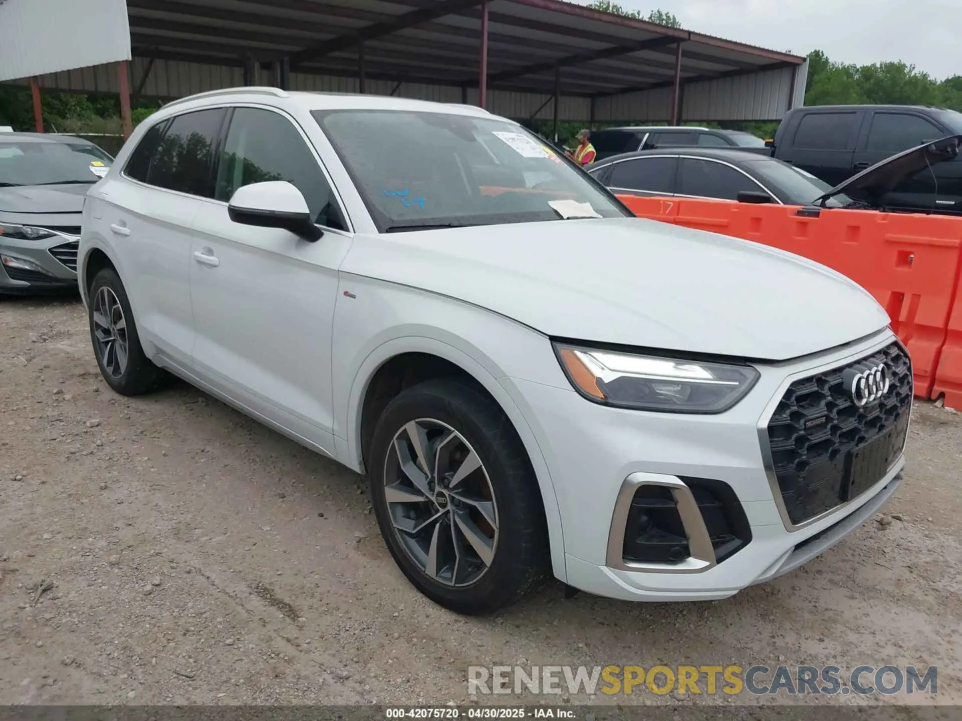 1 Photograph of a damaged car WA1EAAFY9P2053732 AUDI Q5 2023