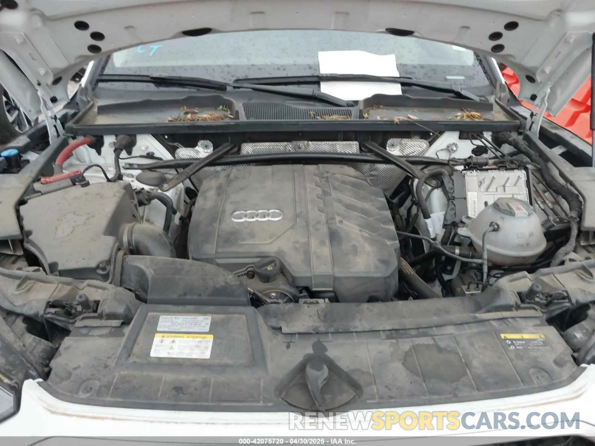 10 Photograph of a damaged car WA1EAAFY9P2053732 AUDI Q5 2023