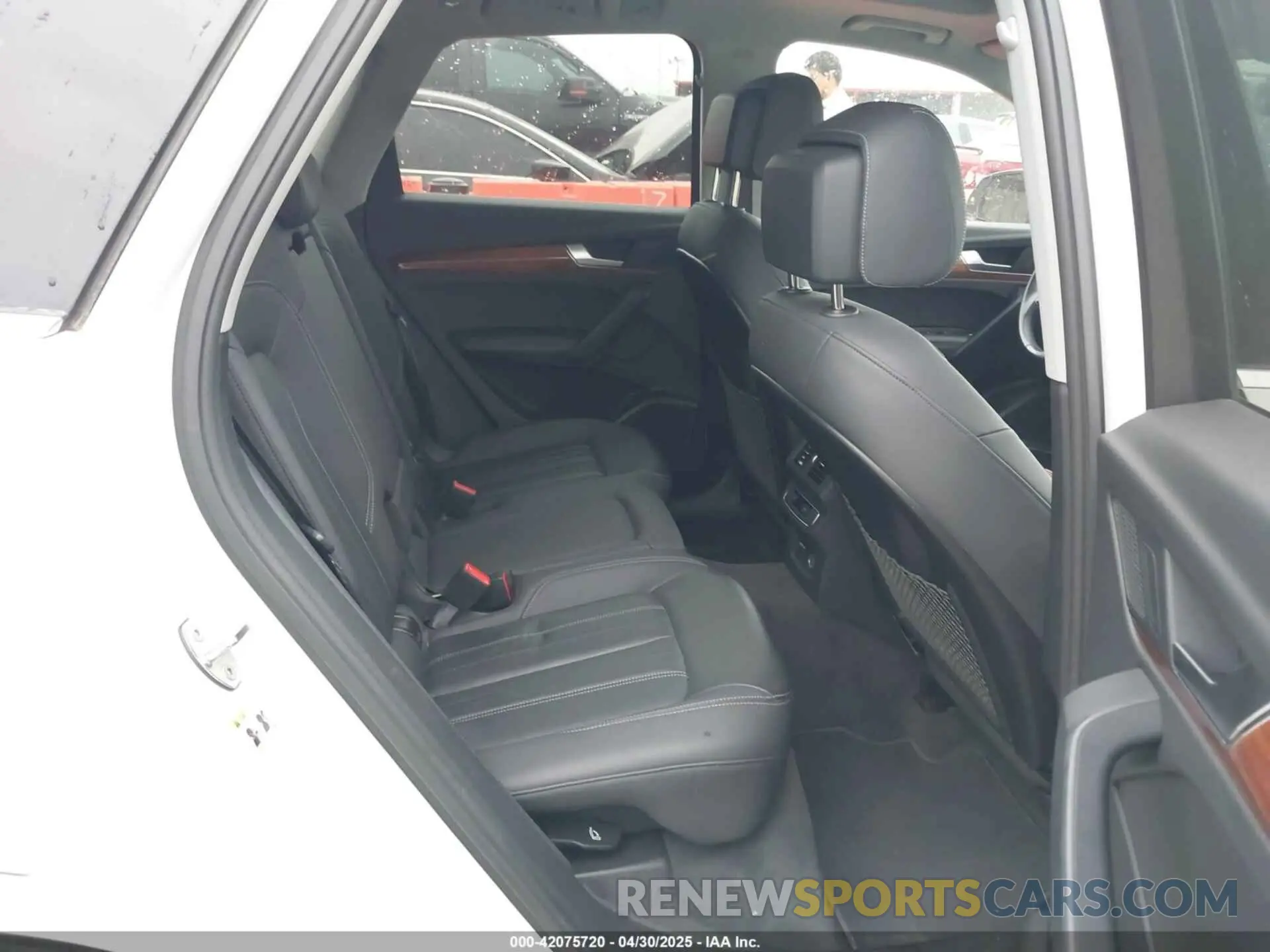 8 Photograph of a damaged car WA1EAAFY9P2053732 AUDI Q5 2023