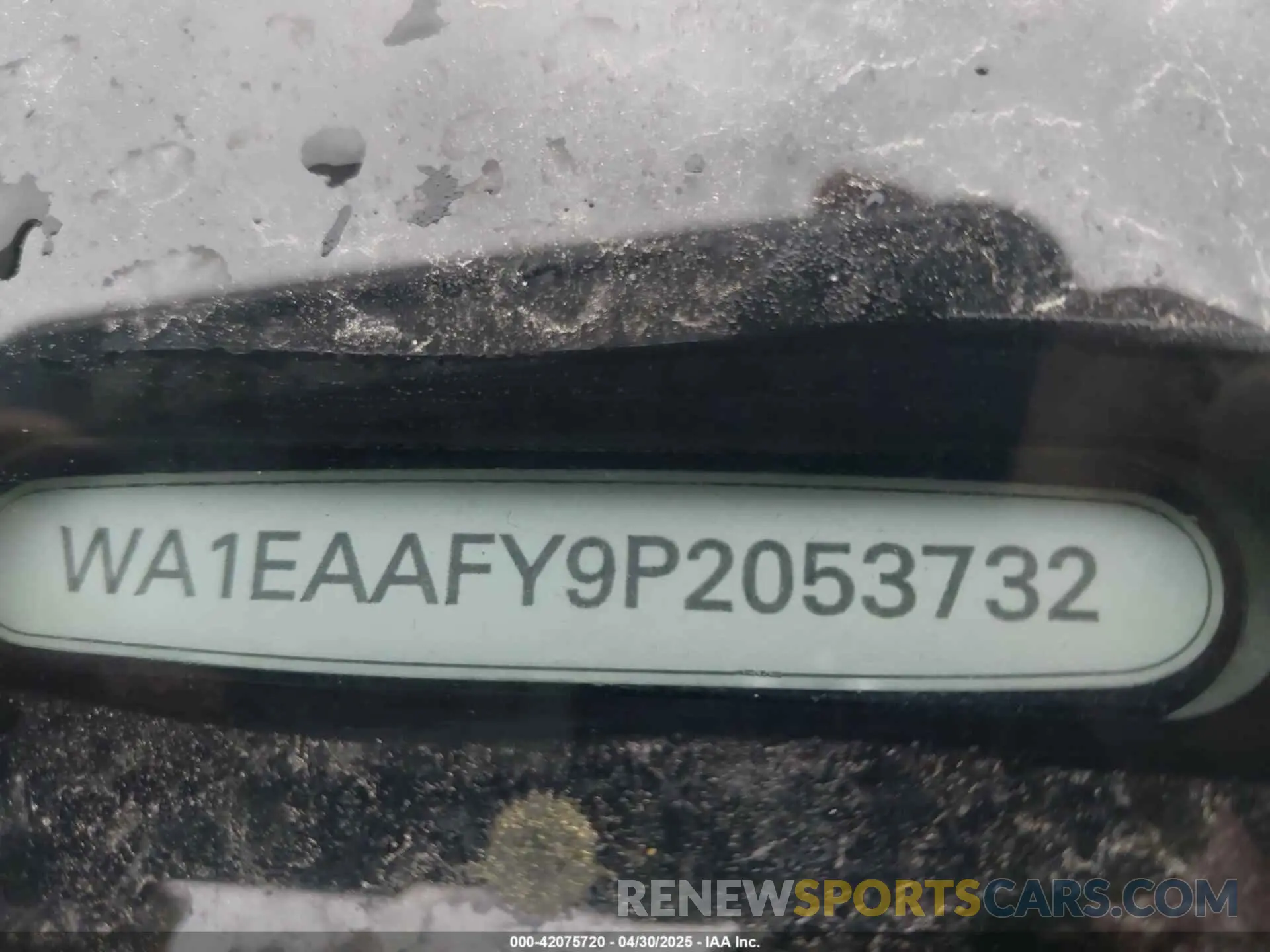 9 Photograph of a damaged car WA1EAAFY9P2053732 AUDI Q5 2023