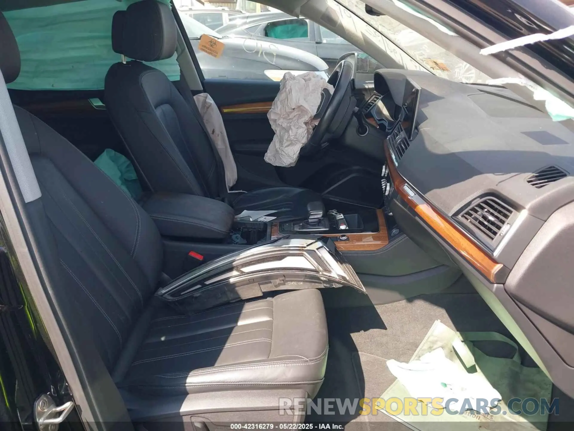 5 Photograph of a damaged car WA1EAAFYXP2056610 AUDI Q5 2023
