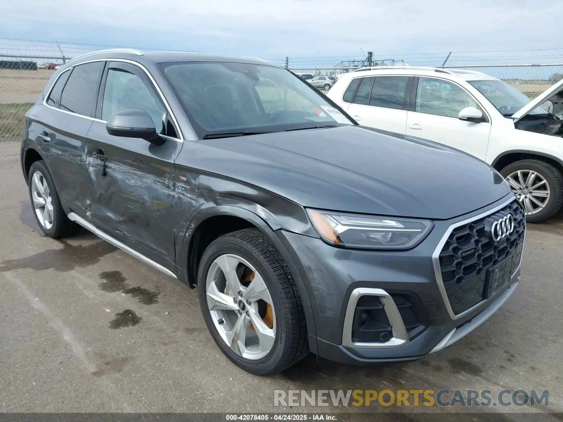 1 Photograph of a damaged car WA1EAAFYXP2174320 AUDI Q5 2023