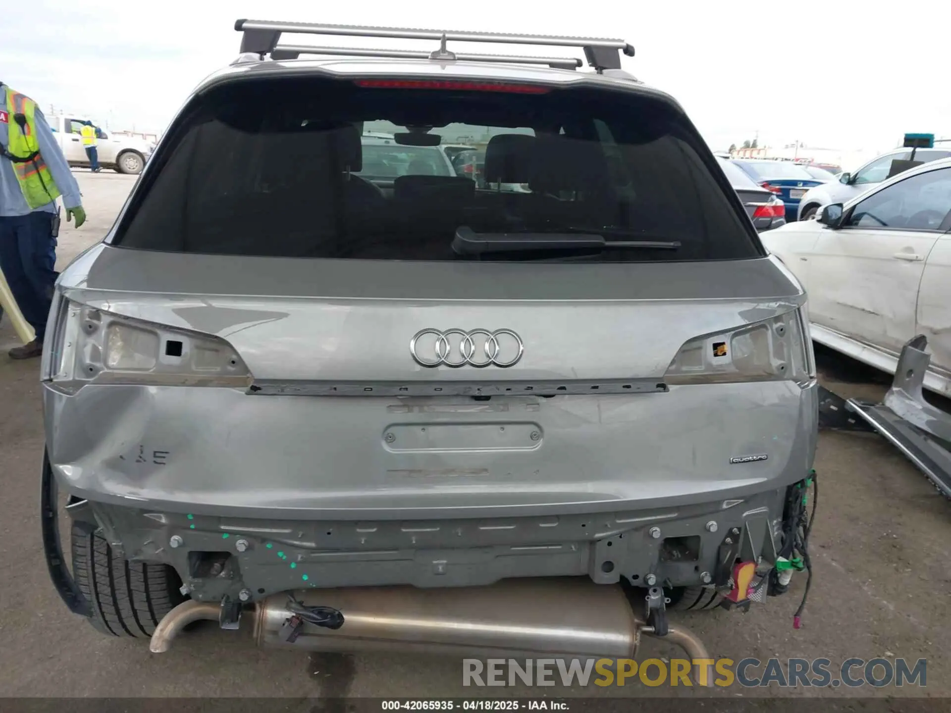 17 Photograph of a damaged car WA1FAAFY2P2016428 AUDI Q5 2023