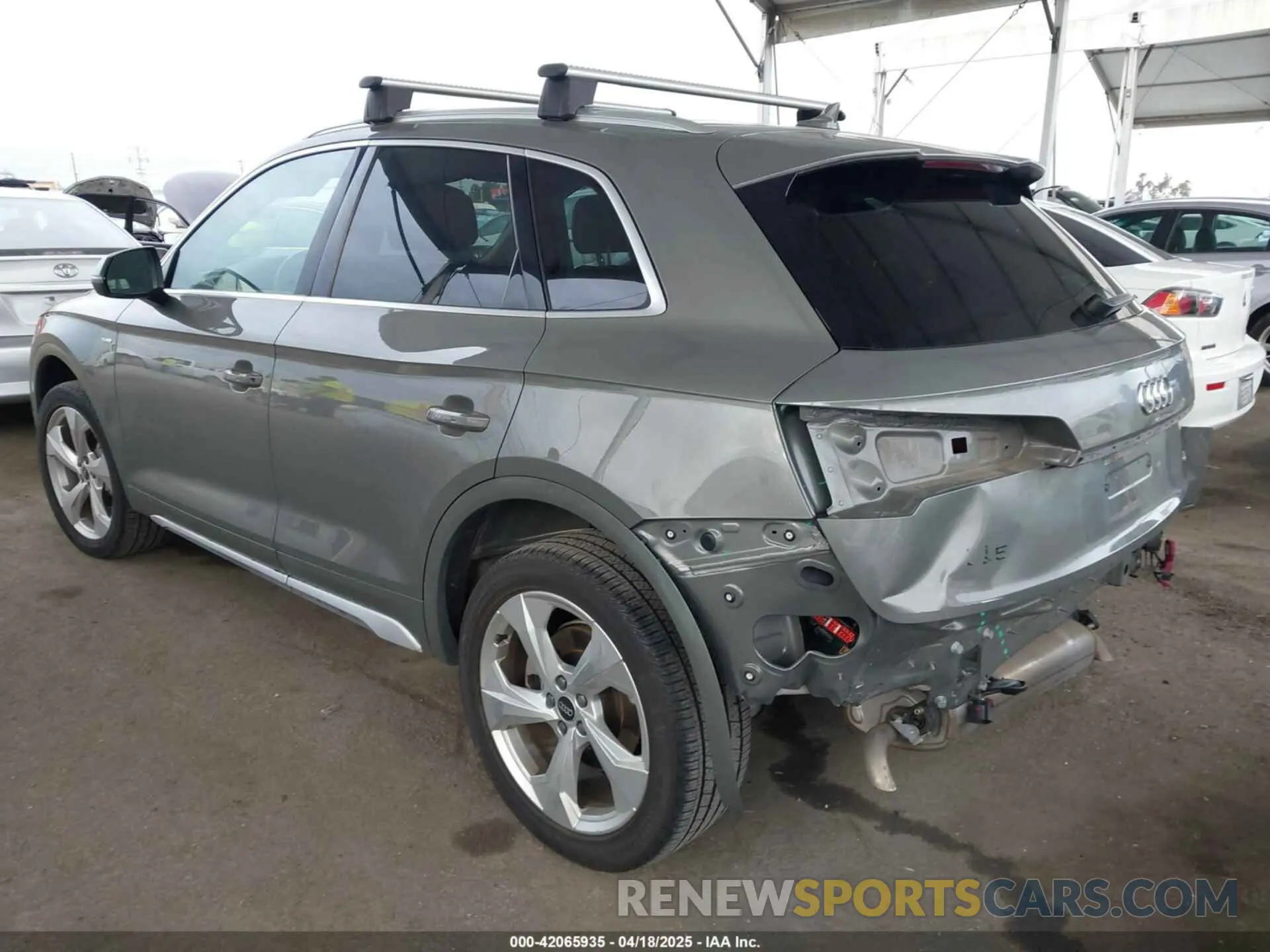 3 Photograph of a damaged car WA1FAAFY2P2016428 AUDI Q5 2023