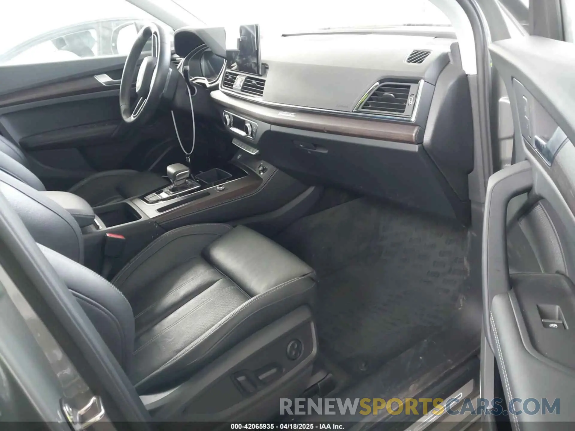 5 Photograph of a damaged car WA1FAAFY2P2016428 AUDI Q5 2023