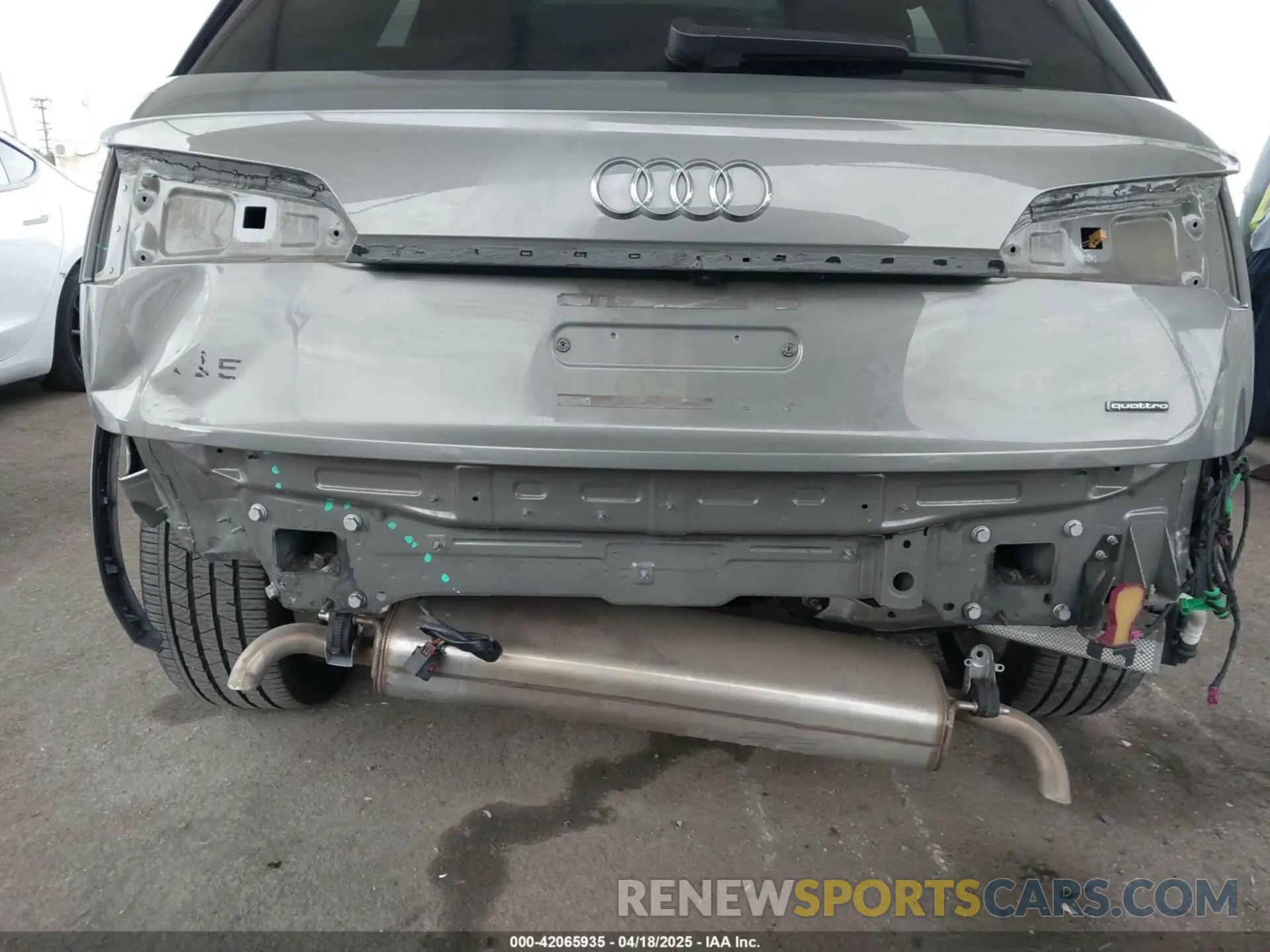 6 Photograph of a damaged car WA1FAAFY2P2016428 AUDI Q5 2023