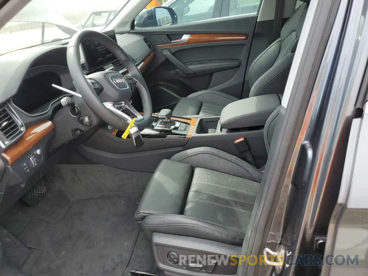 7 Photograph of a damaged car WA1FAAFY2P2174039 AUDI Q5 2023