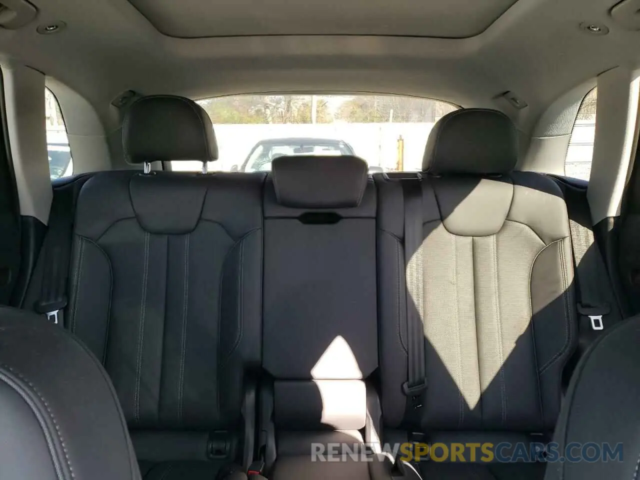 10 Photograph of a damaged car WA1FAAFY3P2076489 AUDI Q5 2023