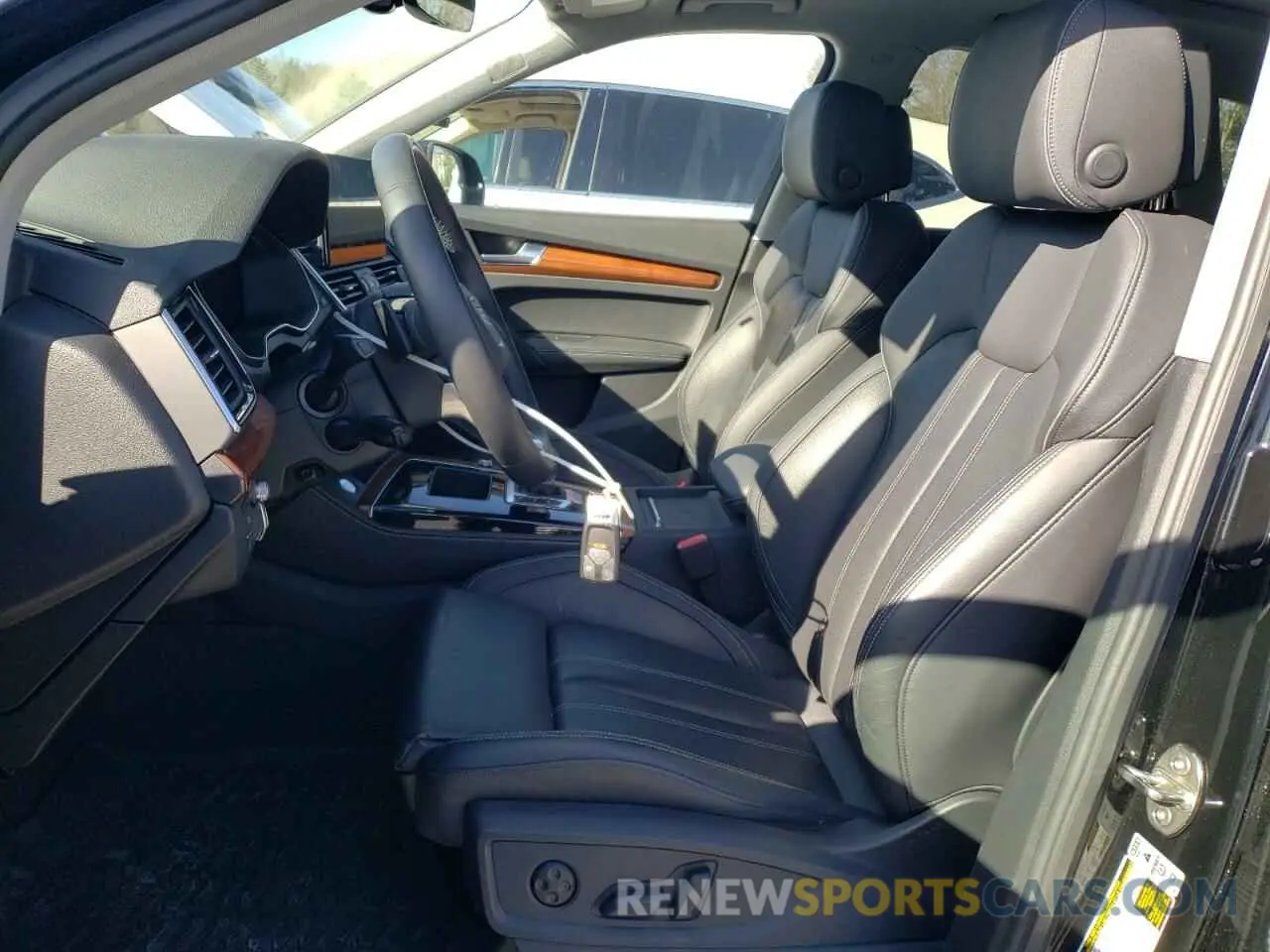 7 Photograph of a damaged car WA1FAAFY3P2076489 AUDI Q5 2023