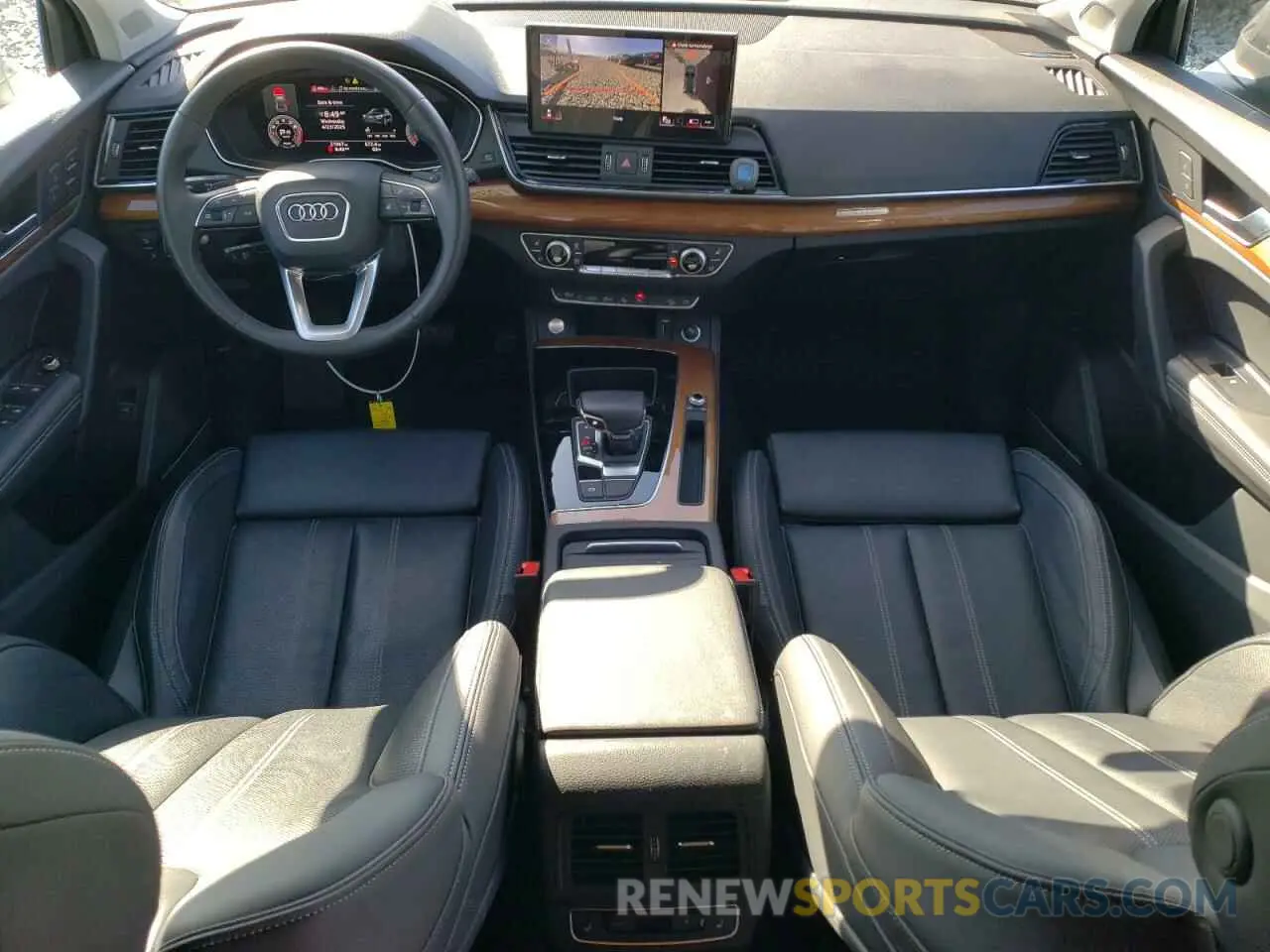 8 Photograph of a damaged car WA1FAAFY3P2076489 AUDI Q5 2023
