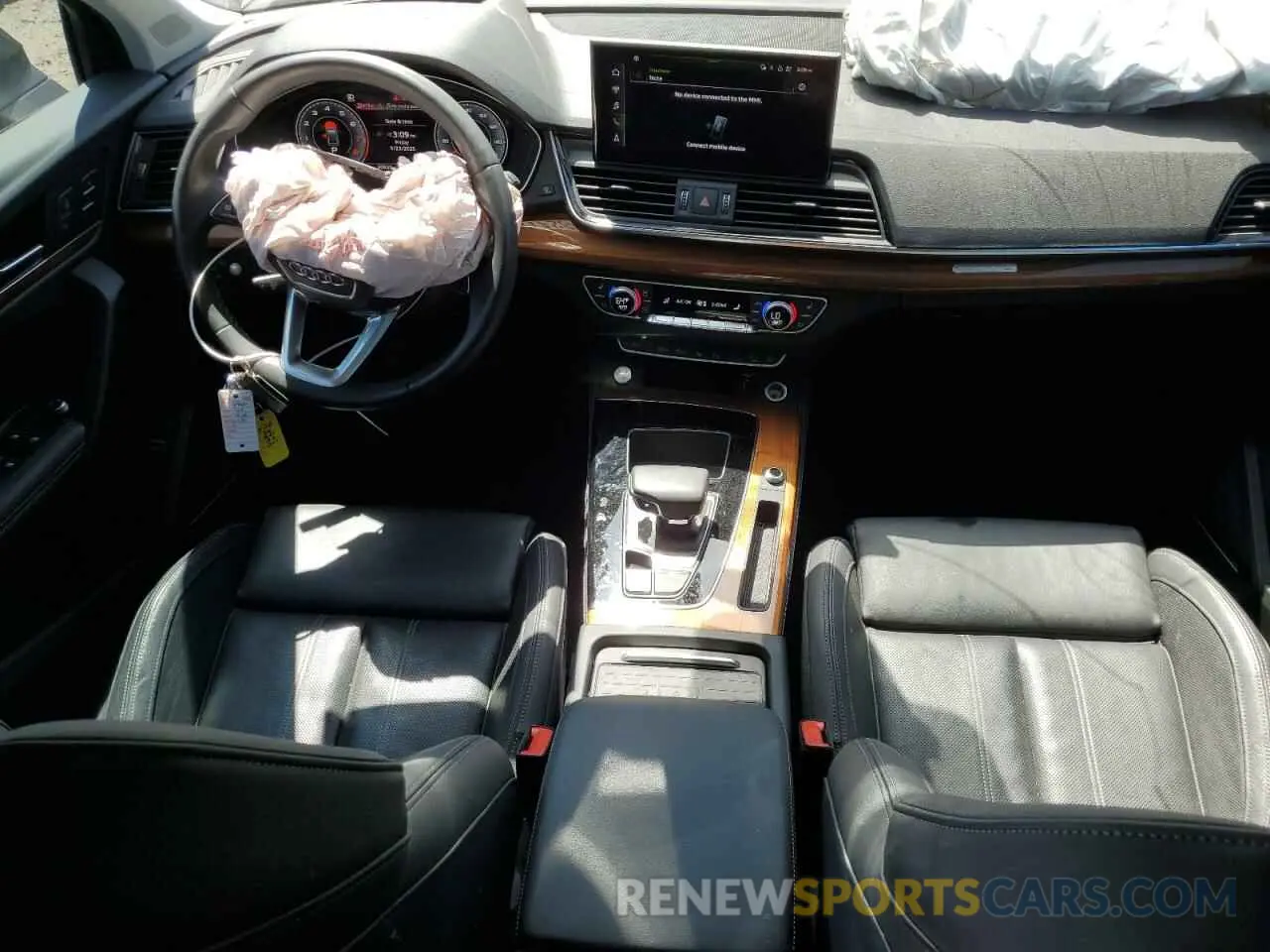 8 Photograph of a damaged car WA1FAAFY5P2029982 AUDI Q5 2023