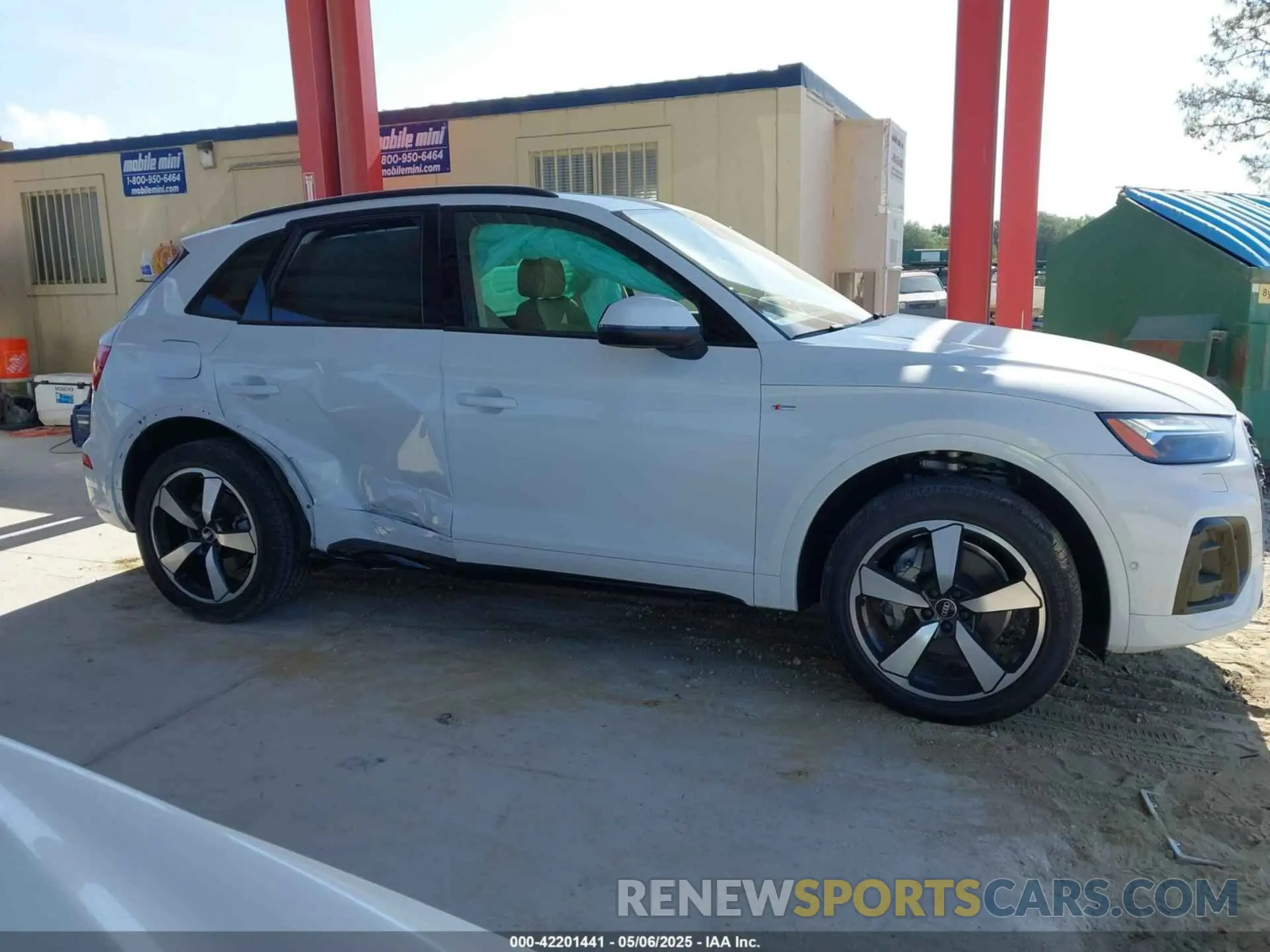 13 Photograph of a damaged car WA1FAAFY6P2009630 AUDI Q5 2023