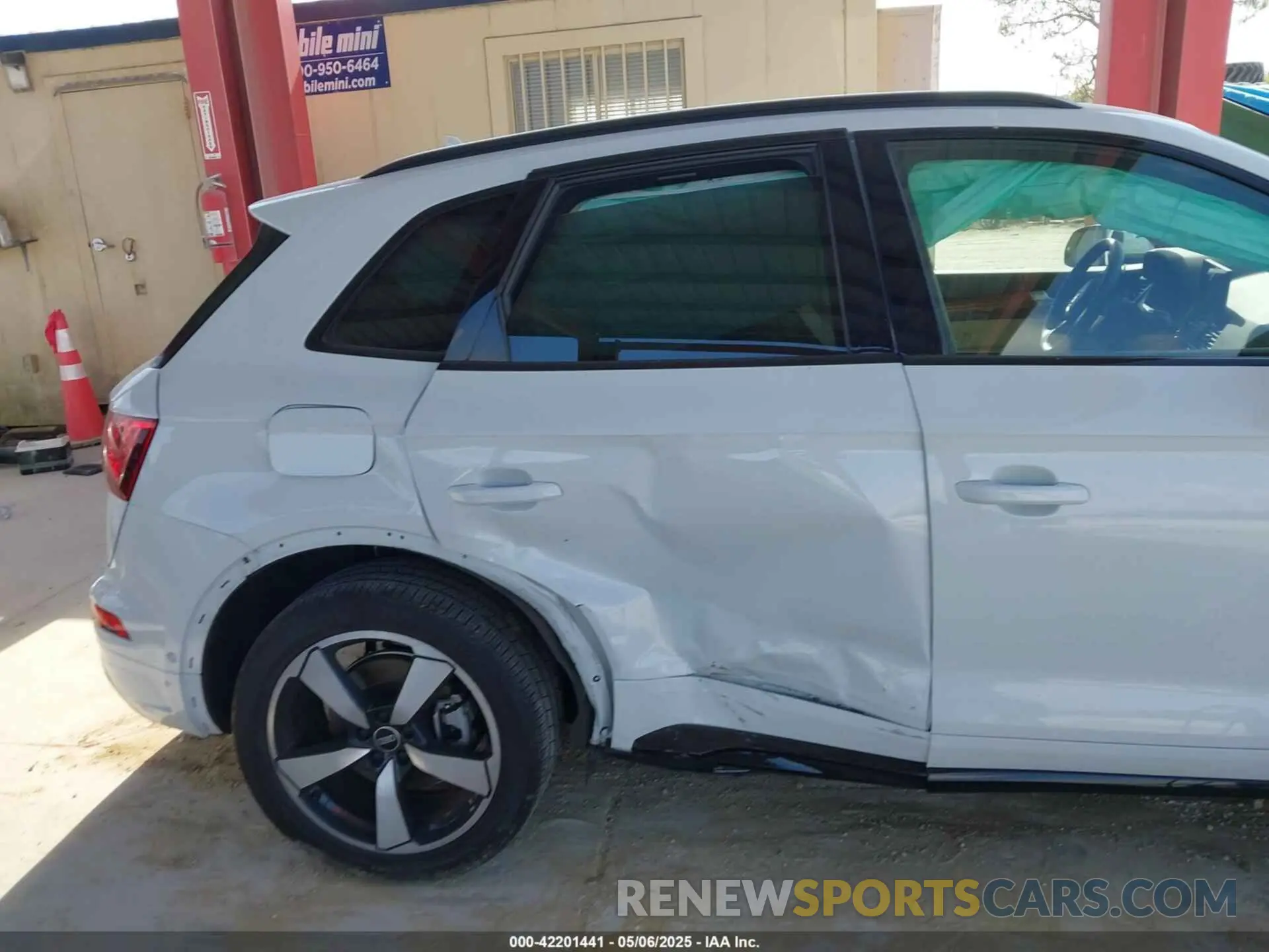 6 Photograph of a damaged car WA1FAAFY6P2009630 AUDI Q5 2023