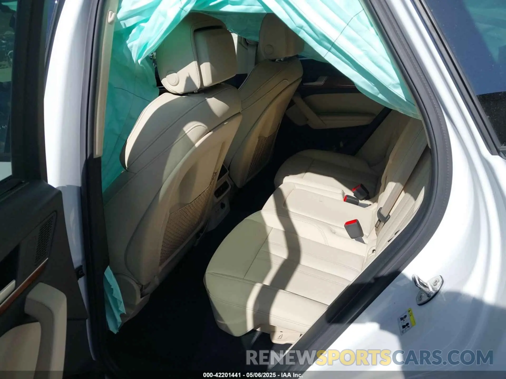 8 Photograph of a damaged car WA1FAAFY6P2009630 AUDI Q5 2023