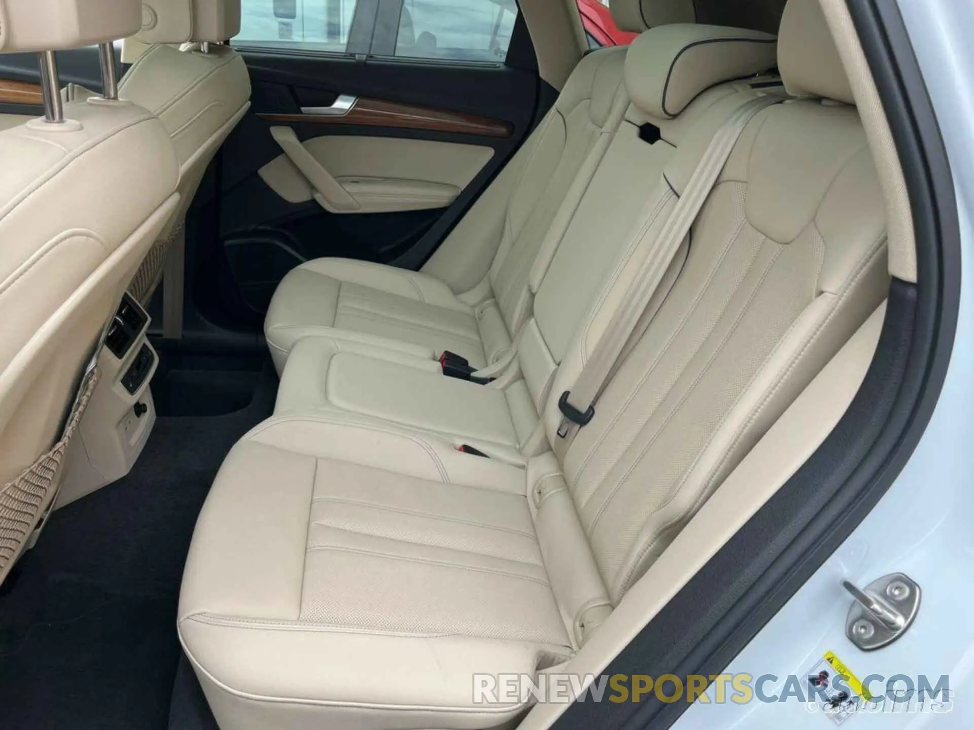 10 Photograph of a damaged car WA1FAAFY6P2061467 AUDI Q5 2023