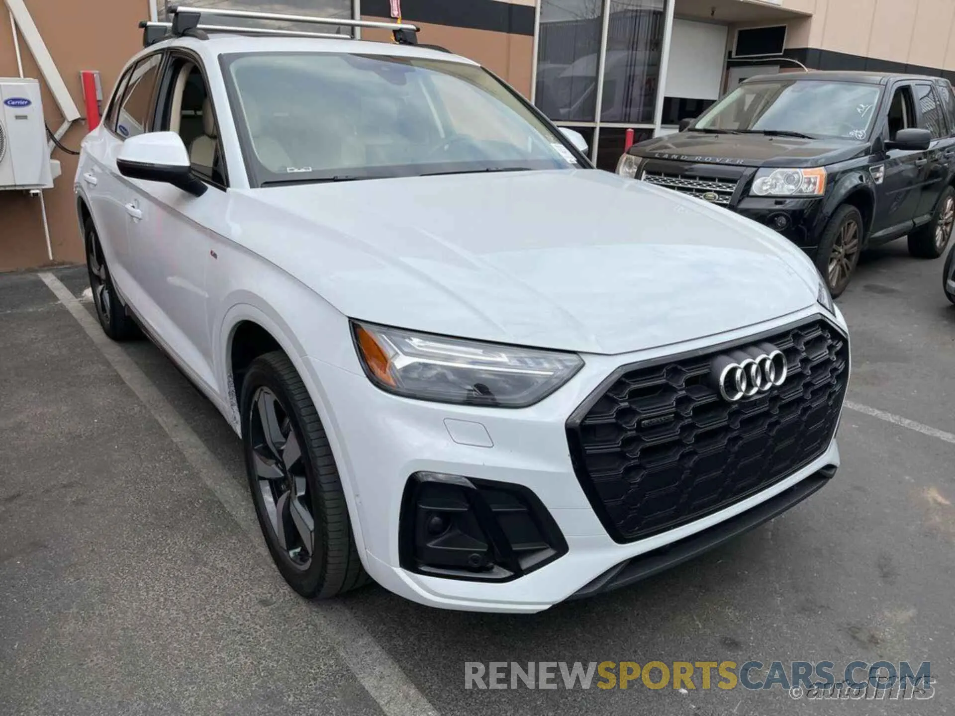 13 Photograph of a damaged car WA1FAAFY6P2061467 AUDI Q5 2023