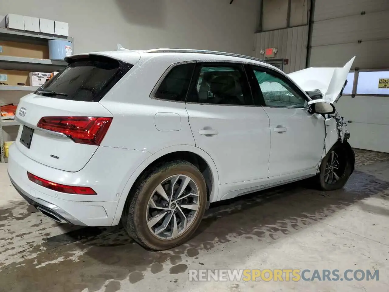 3 Photograph of a damaged car WA1FAAFY7P2165319 AUDI Q5 2023