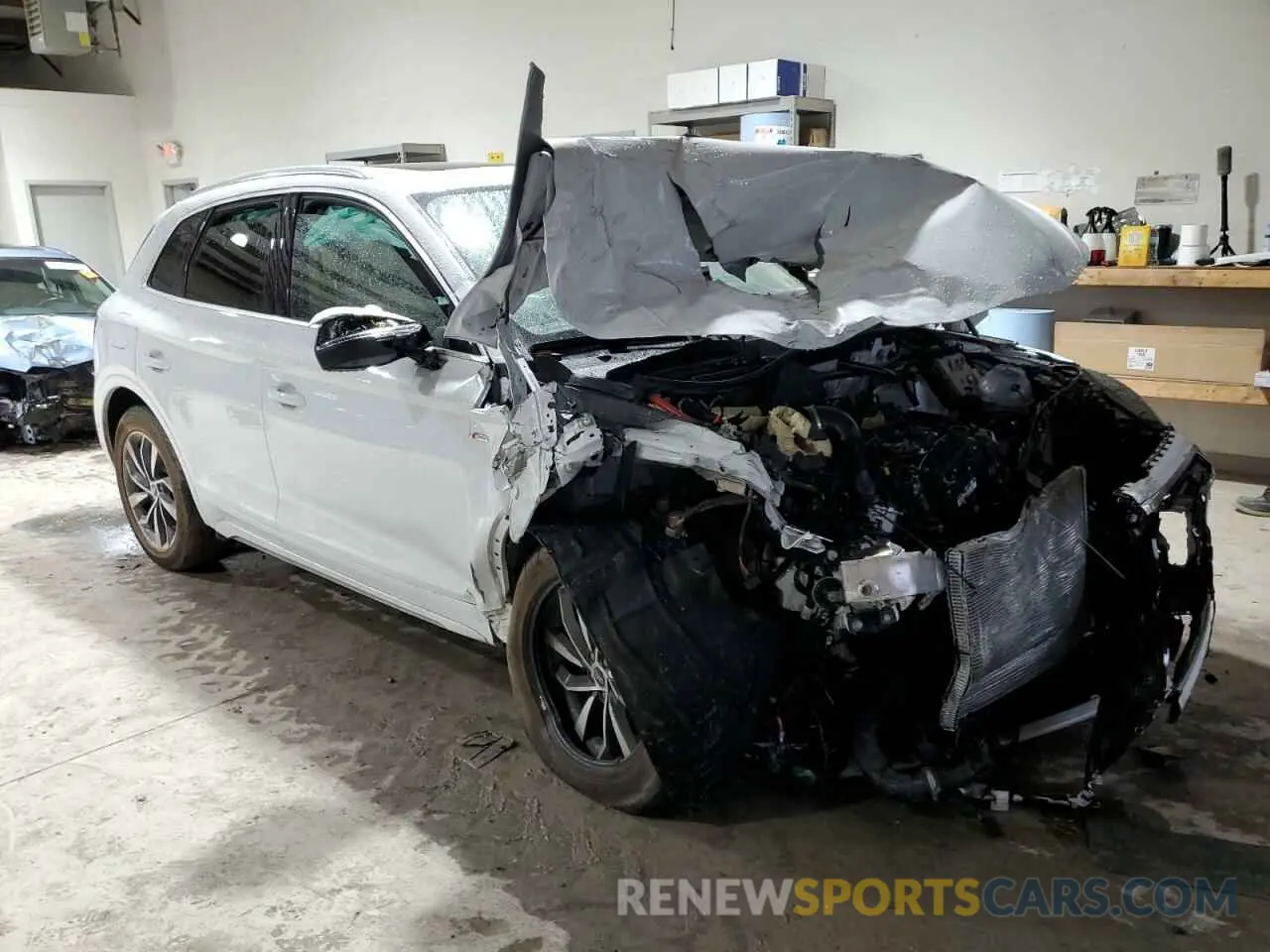 4 Photograph of a damaged car WA1FAAFY7P2165319 AUDI Q5 2023
