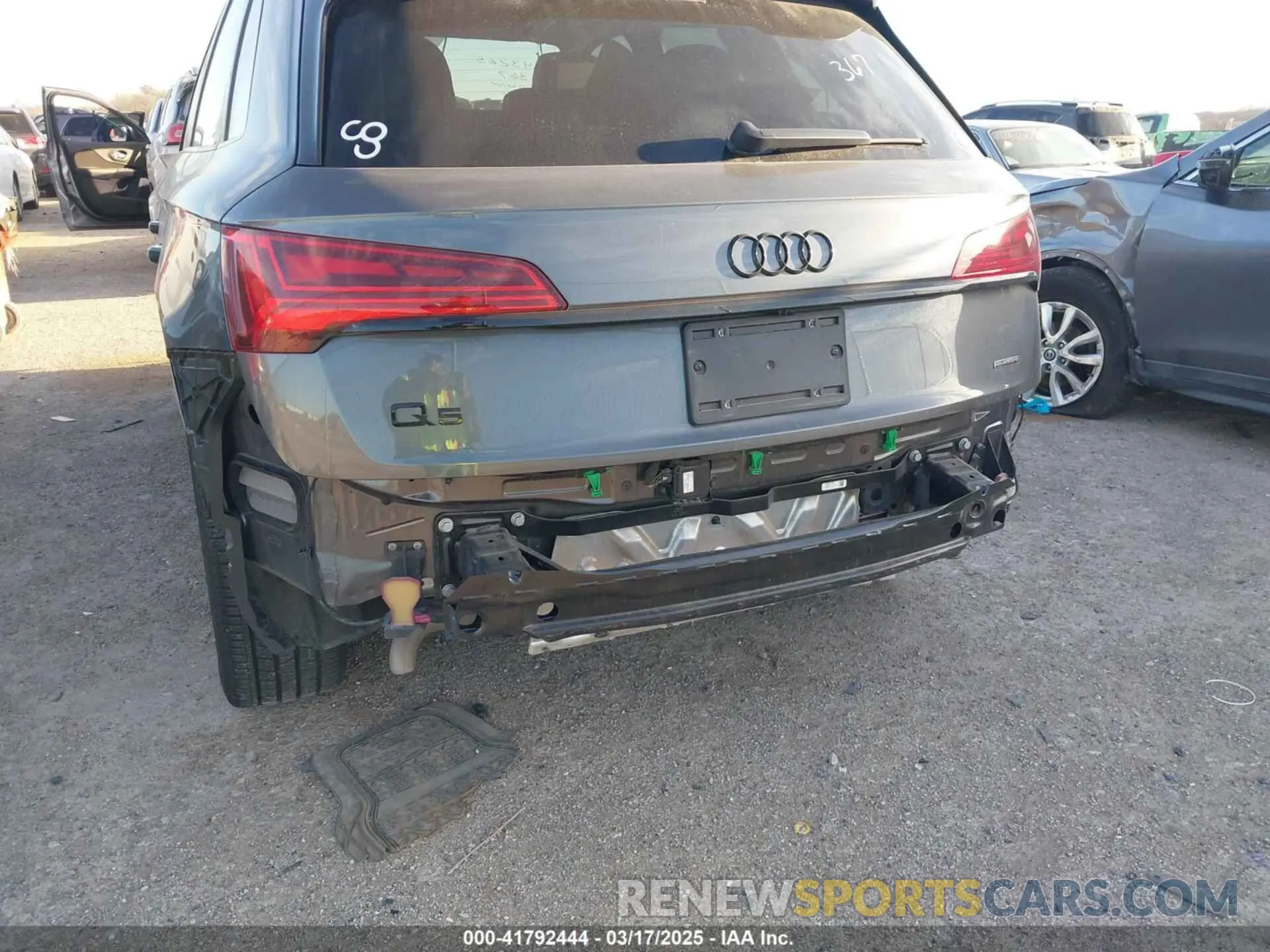 17 Photograph of a damaged car WA1FAAFY8P2167662 AUDI Q5 2023
