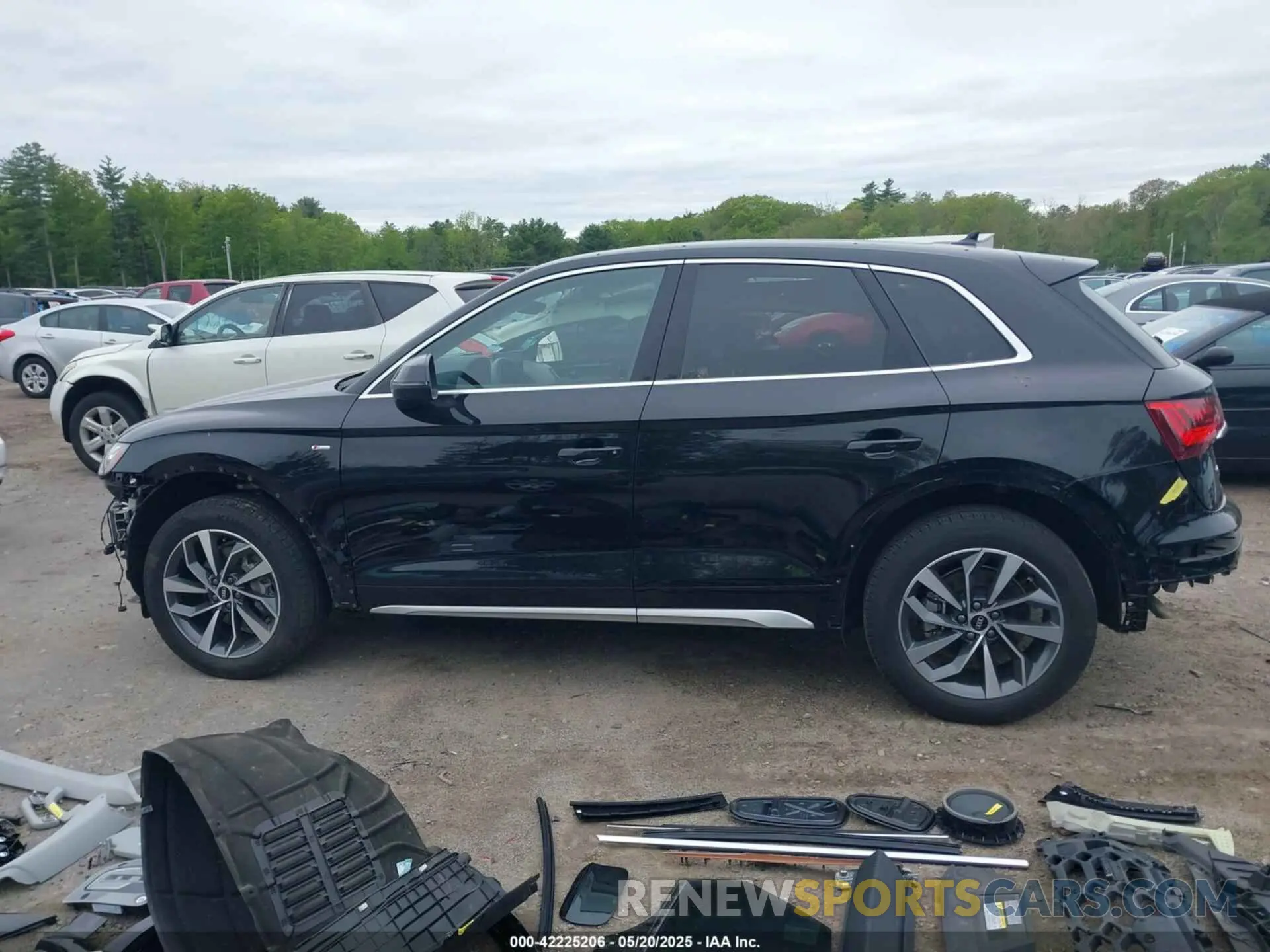 15 Photograph of a damaged car WA1GAAFYXP2068698 AUDI Q5 2023