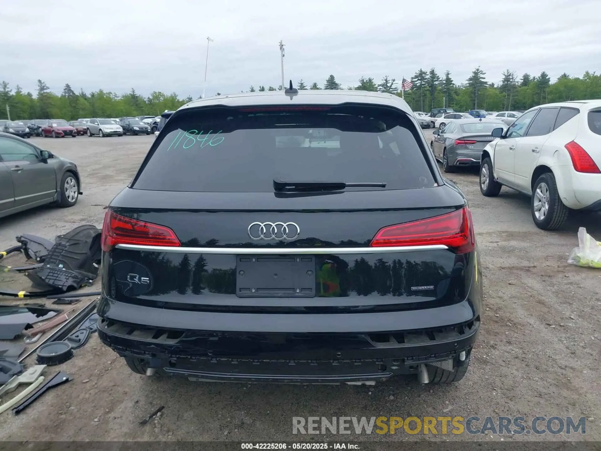 17 Photograph of a damaged car WA1GAAFYXP2068698 AUDI Q5 2023