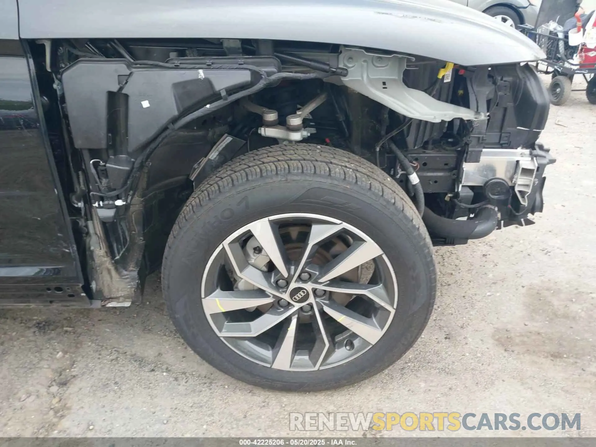 19 Photograph of a damaged car WA1GAAFYXP2068698 AUDI Q5 2023