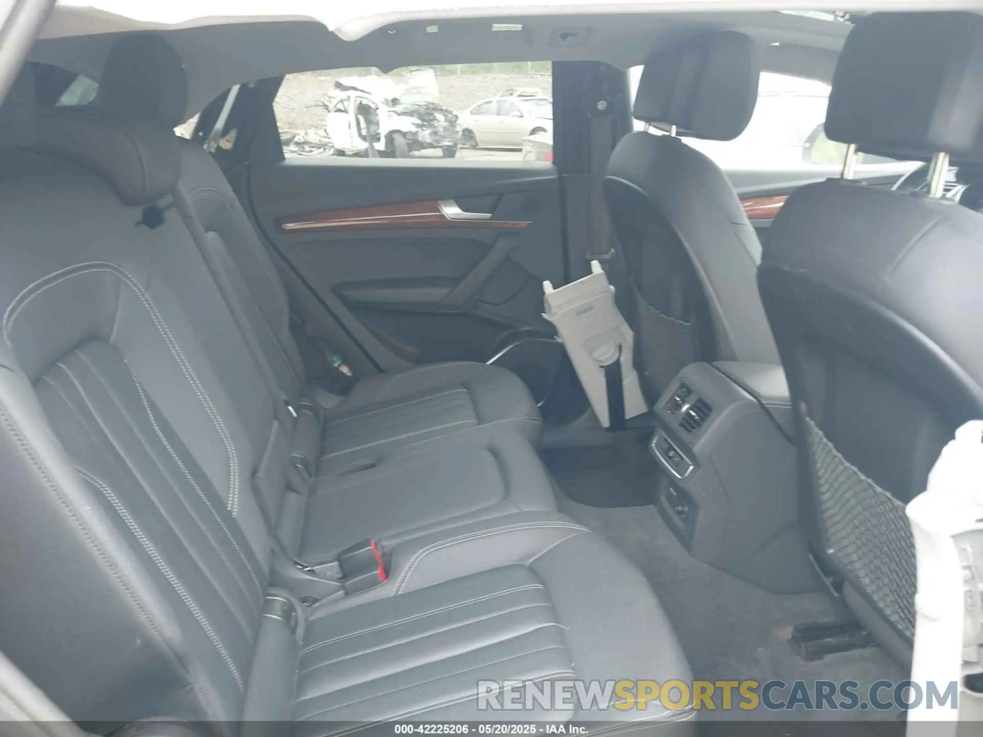 8 Photograph of a damaged car WA1GAAFYXP2068698 AUDI Q5 2023