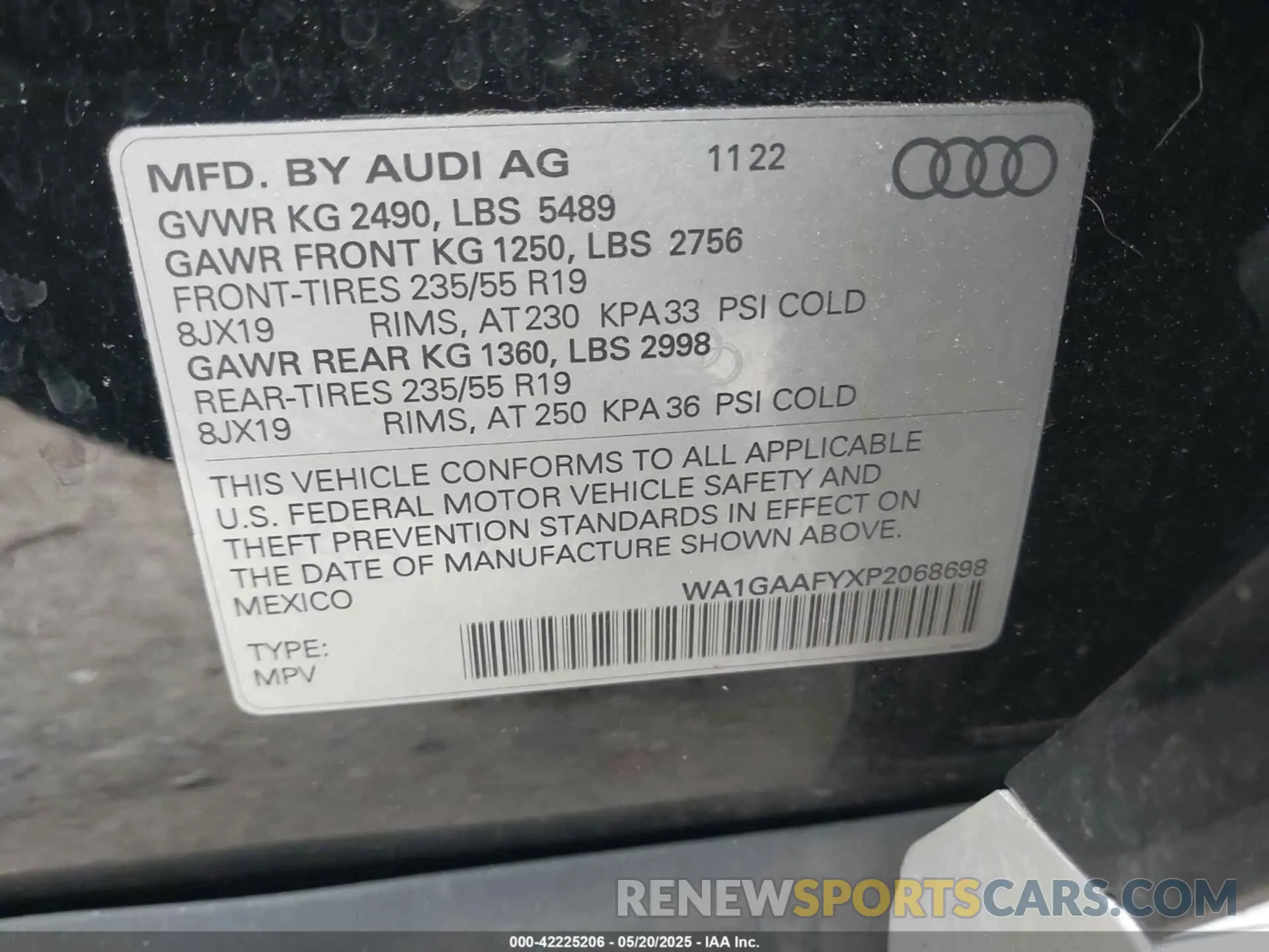 9 Photograph of a damaged car WA1GAAFYXP2068698 AUDI Q5 2023
