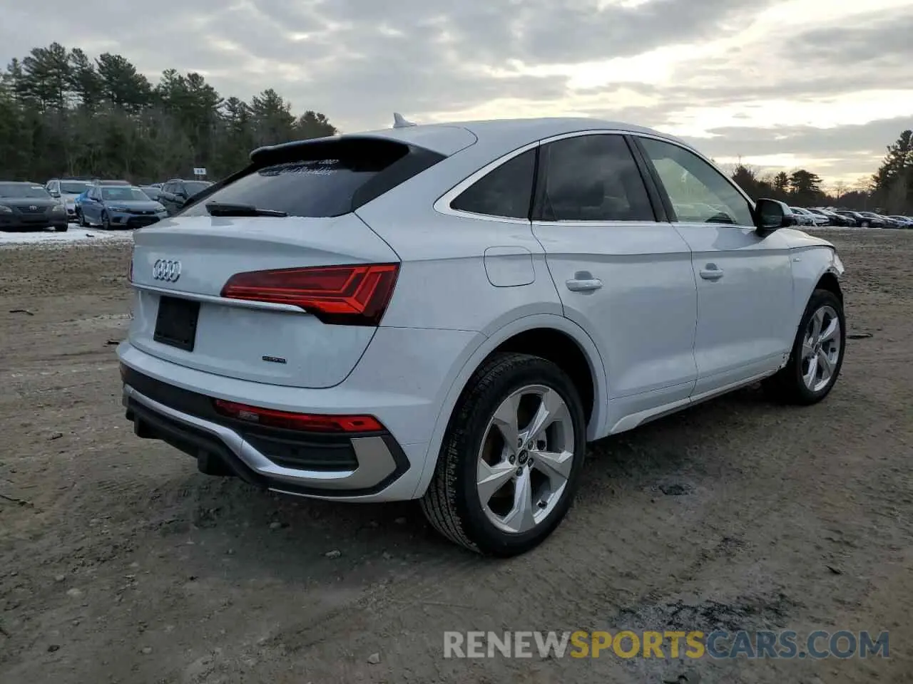 3 Photograph of a damaged car WA14AAFY3R2106861 AUDI Q5 2024