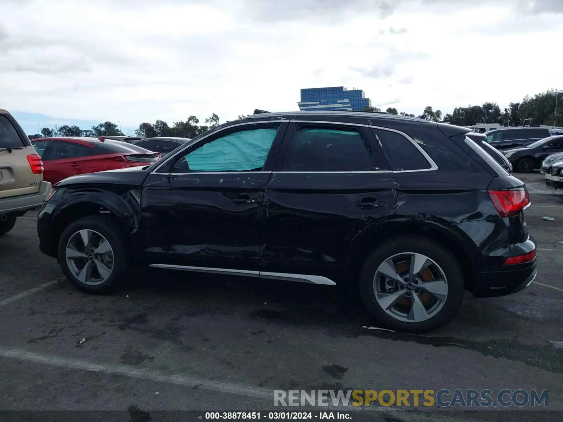 14 Photograph of a damaged car WA1BBAFY8R2000751 AUDI Q5 2024