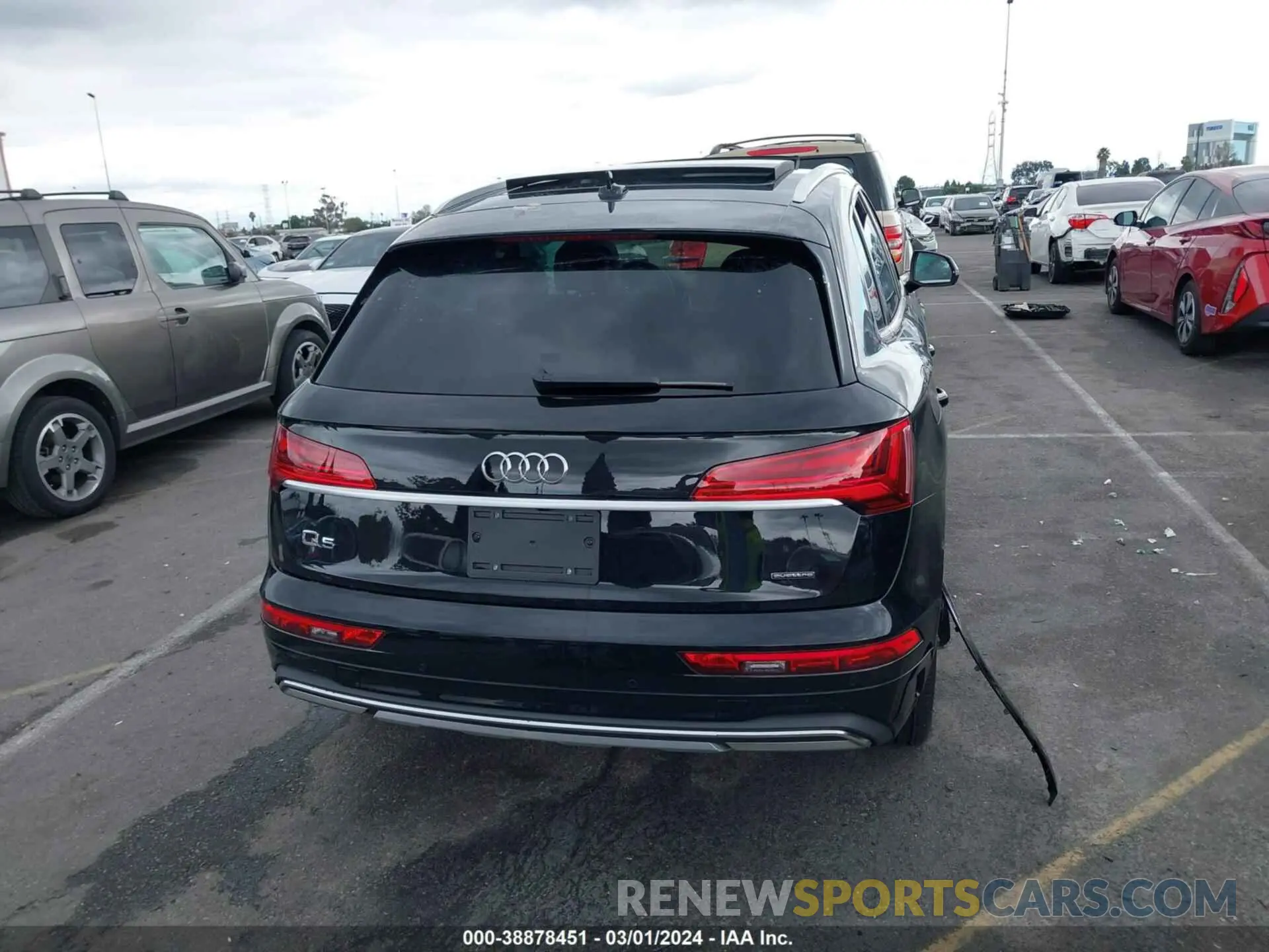 16 Photograph of a damaged car WA1BBAFY8R2000751 AUDI Q5 2024