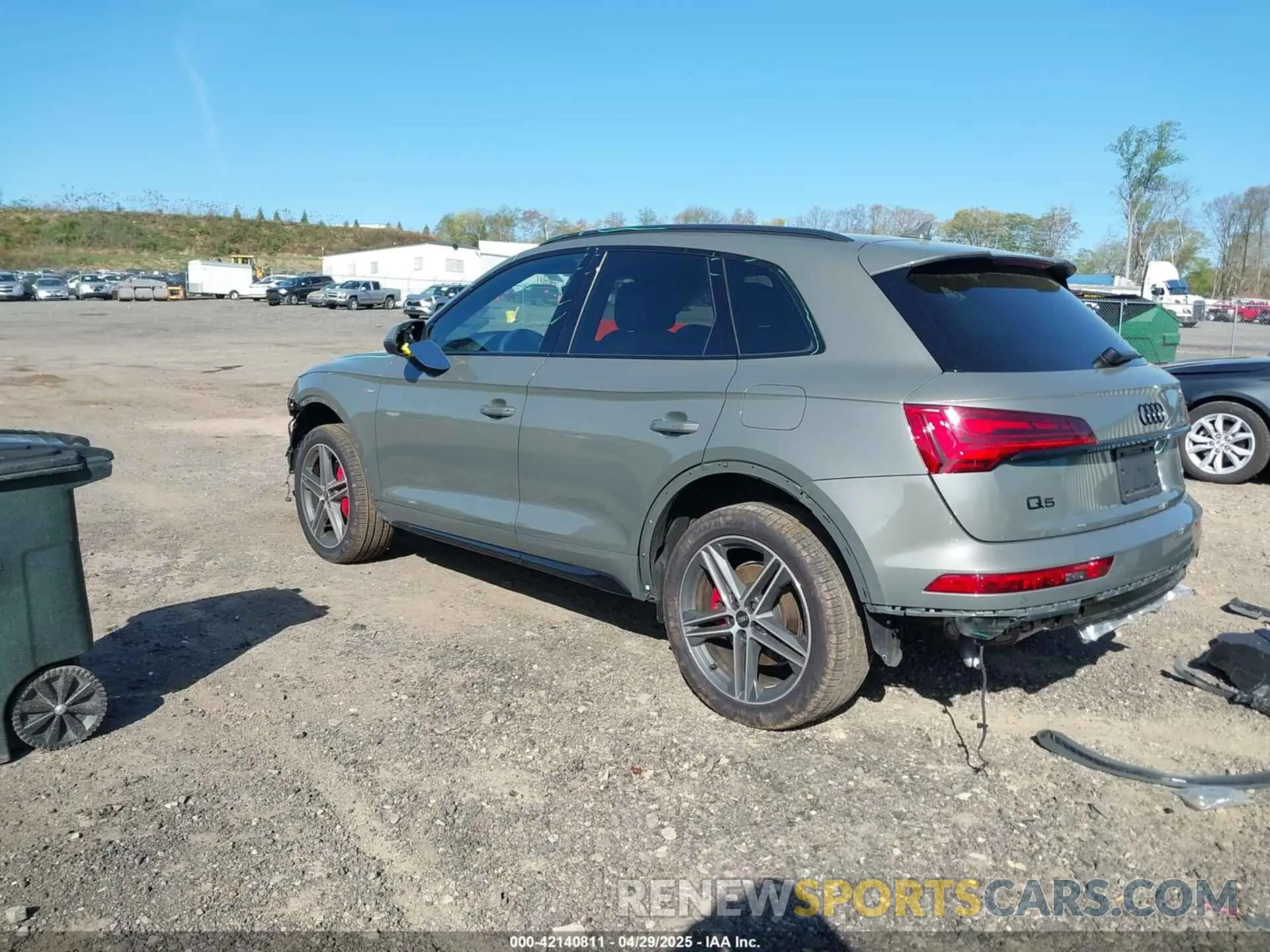 3 Photograph of a damaged car WA1E2AFY1R2128648 AUDI Q5 2024