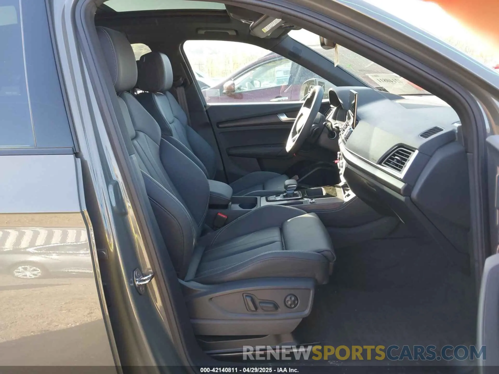 5 Photograph of a damaged car WA1E2AFY1R2128648 AUDI Q5 2024