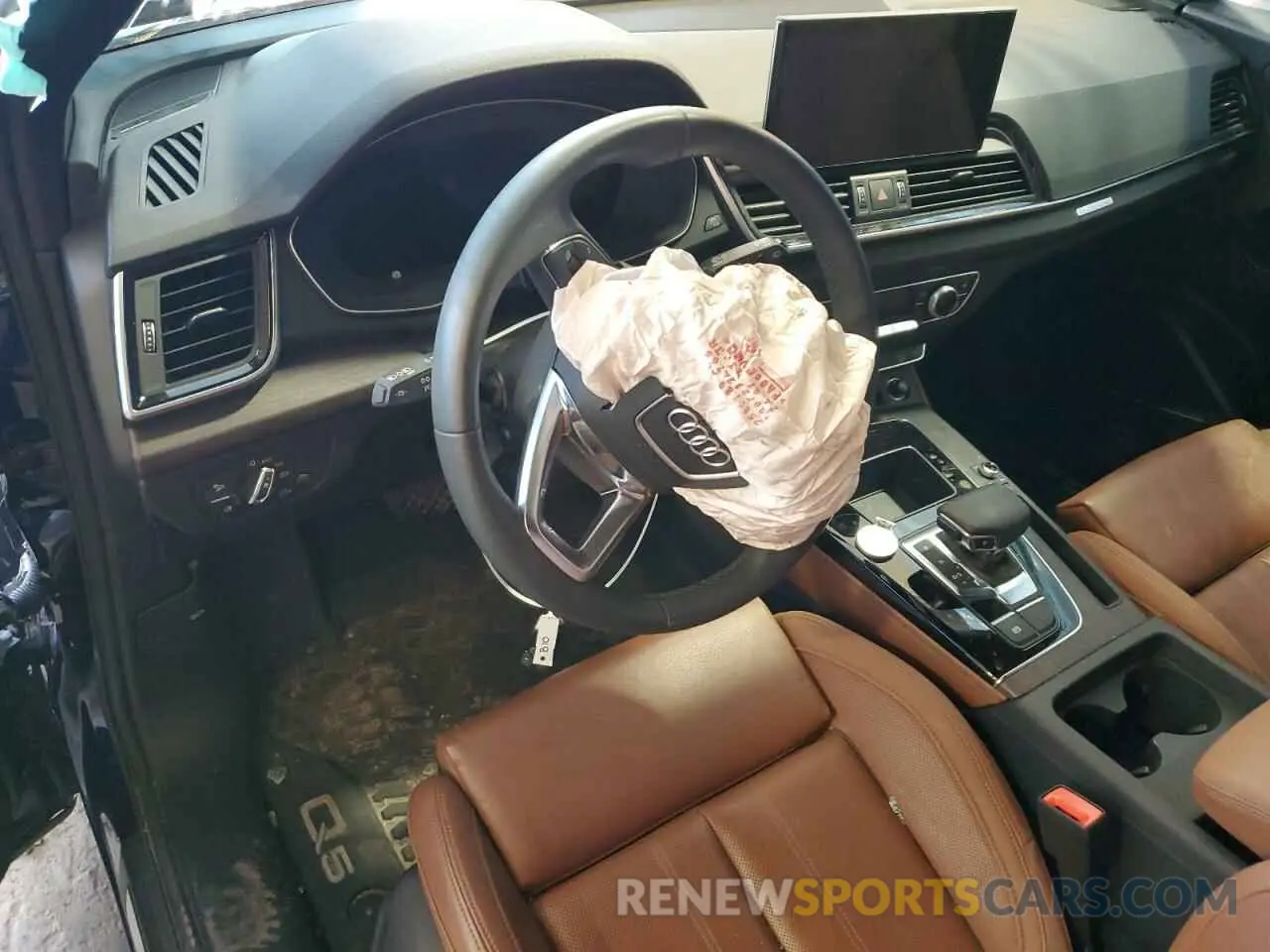 8 Photograph of a damaged car WA1EAAFY0R2004289 AUDI Q5 2024