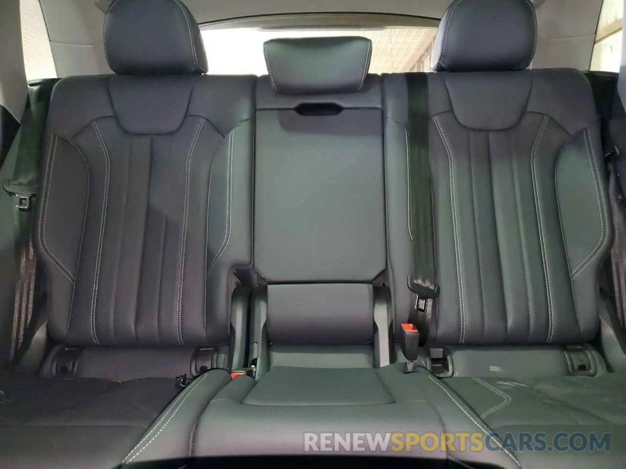 10 Фотография поврежденного автомобиля WA1EAAFY0R2033730 AUDI Q5 2024