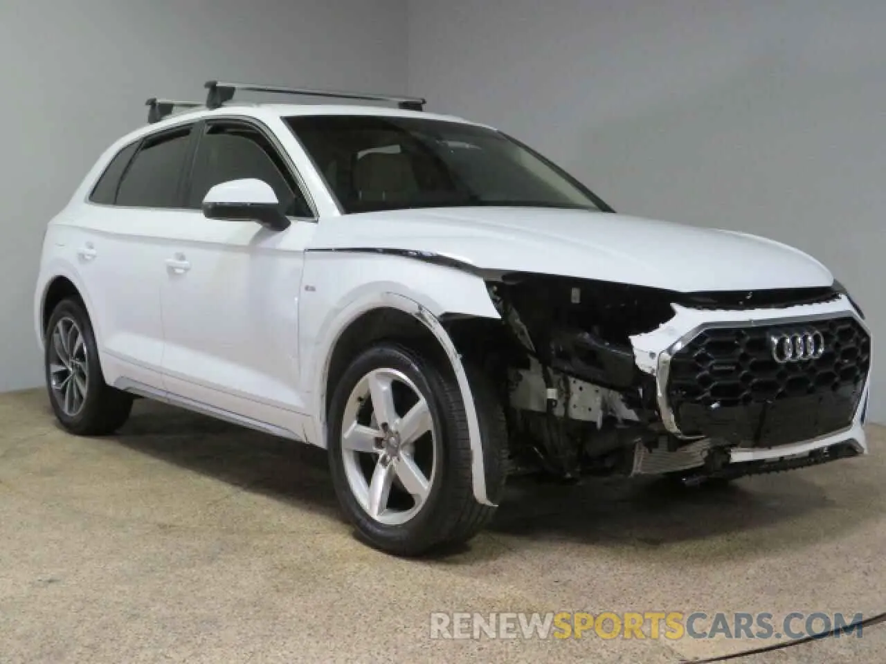 1 Photograph of a damaged car WA1EAAFY0R2082281 AUDI Q5 2024