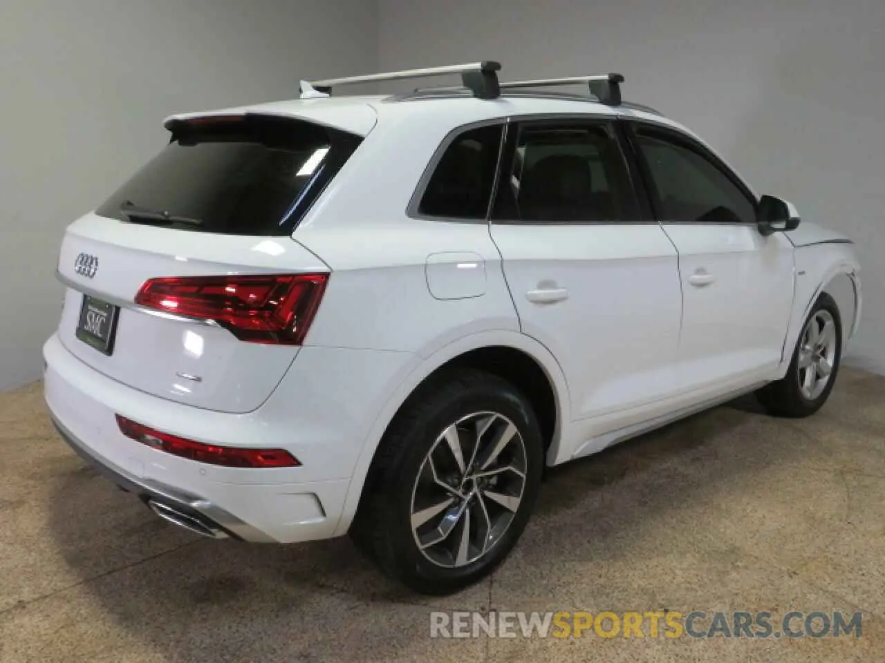 3 Photograph of a damaged car WA1EAAFY0R2082281 AUDI Q5 2024