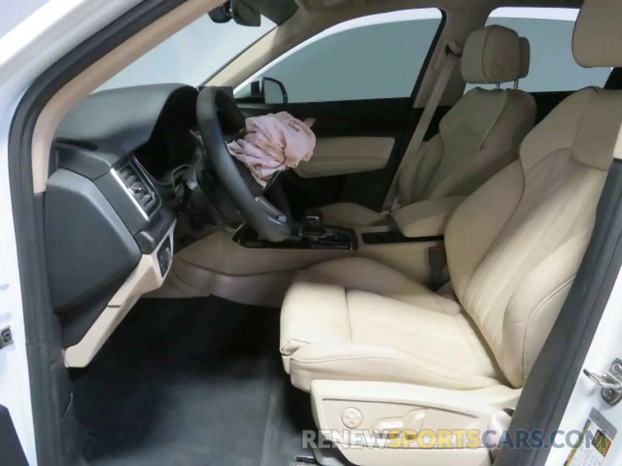 9 Photograph of a damaged car WA1EAAFY0R2082281 AUDI Q5 2024