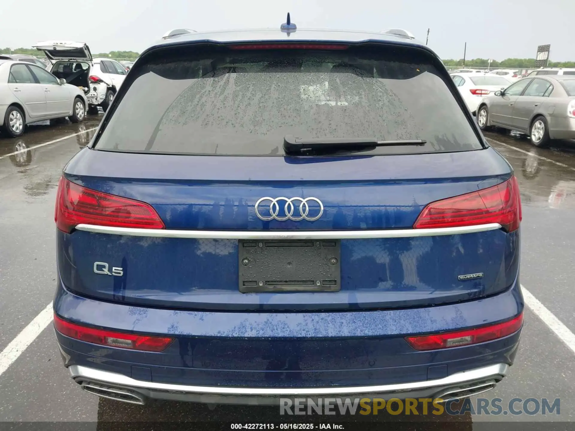 16 Photograph of a damaged car WA1EAAFY1R2053260 AUDI Q5 2024