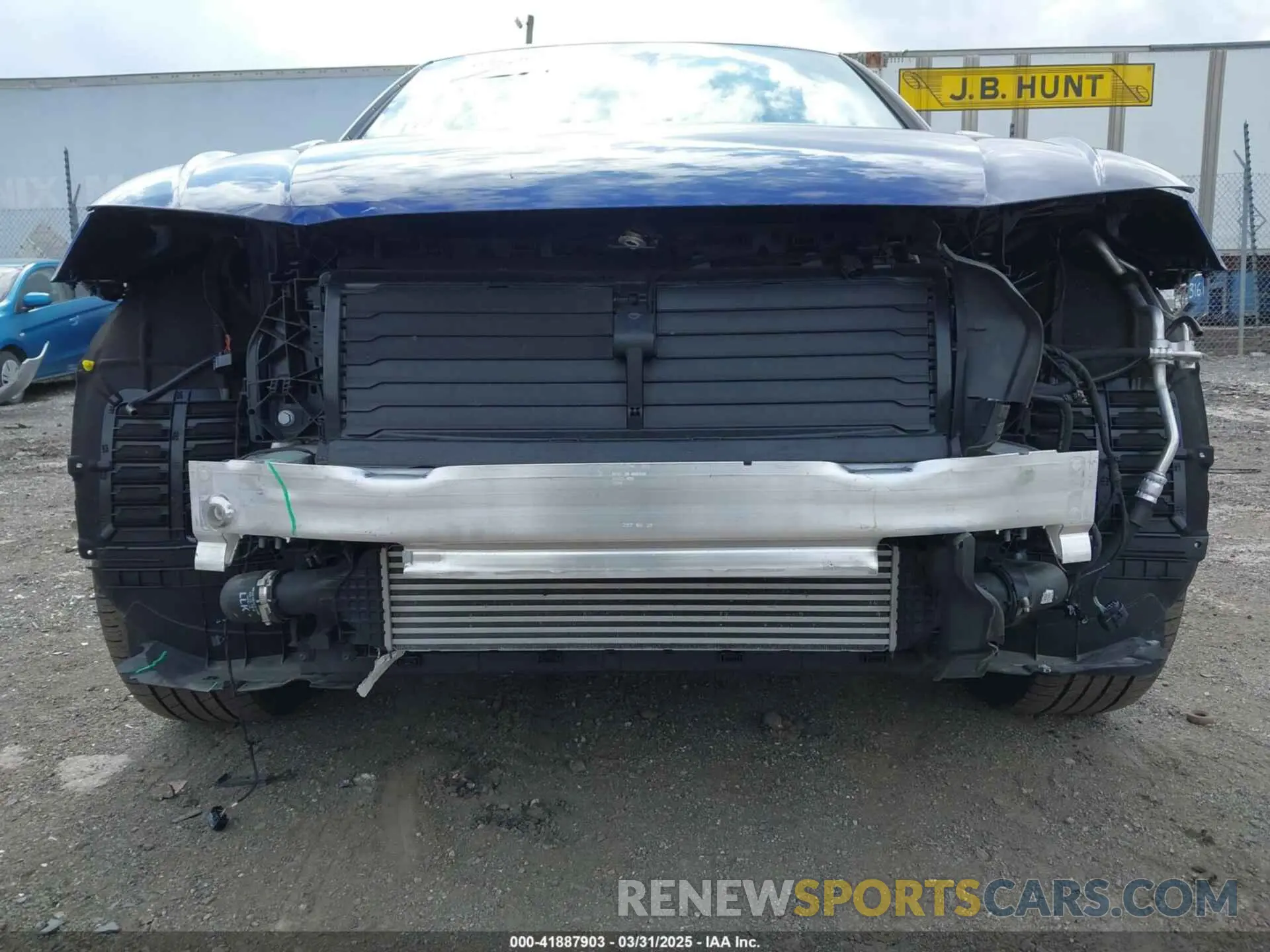 6 Photograph of a damaged car WA1EAAFY2R2018050 AUDI Q5 2024
