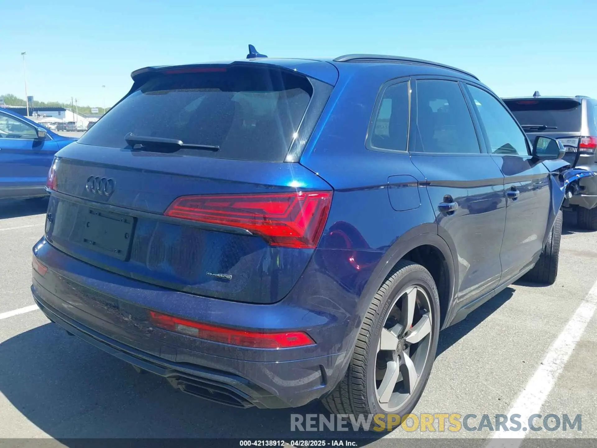 4 Photograph of a damaged car WA1EAAFY2R2096702 AUDI Q5 2024