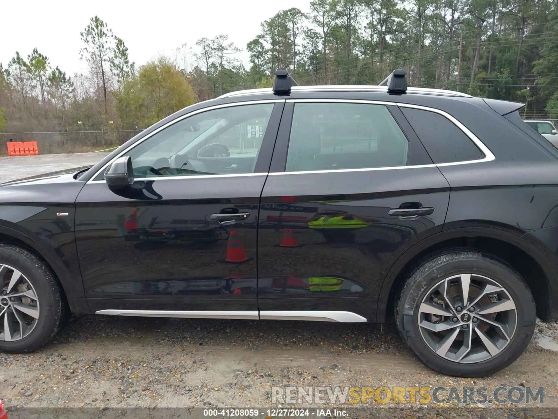 14 Photograph of a damaged car WA1EAAFY3R2022673 AUDI Q5 2024
