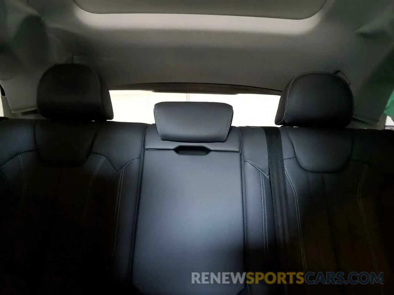 10 Photograph of a damaged car WA1EAAFY4R2066357 AUDI Q5 2024