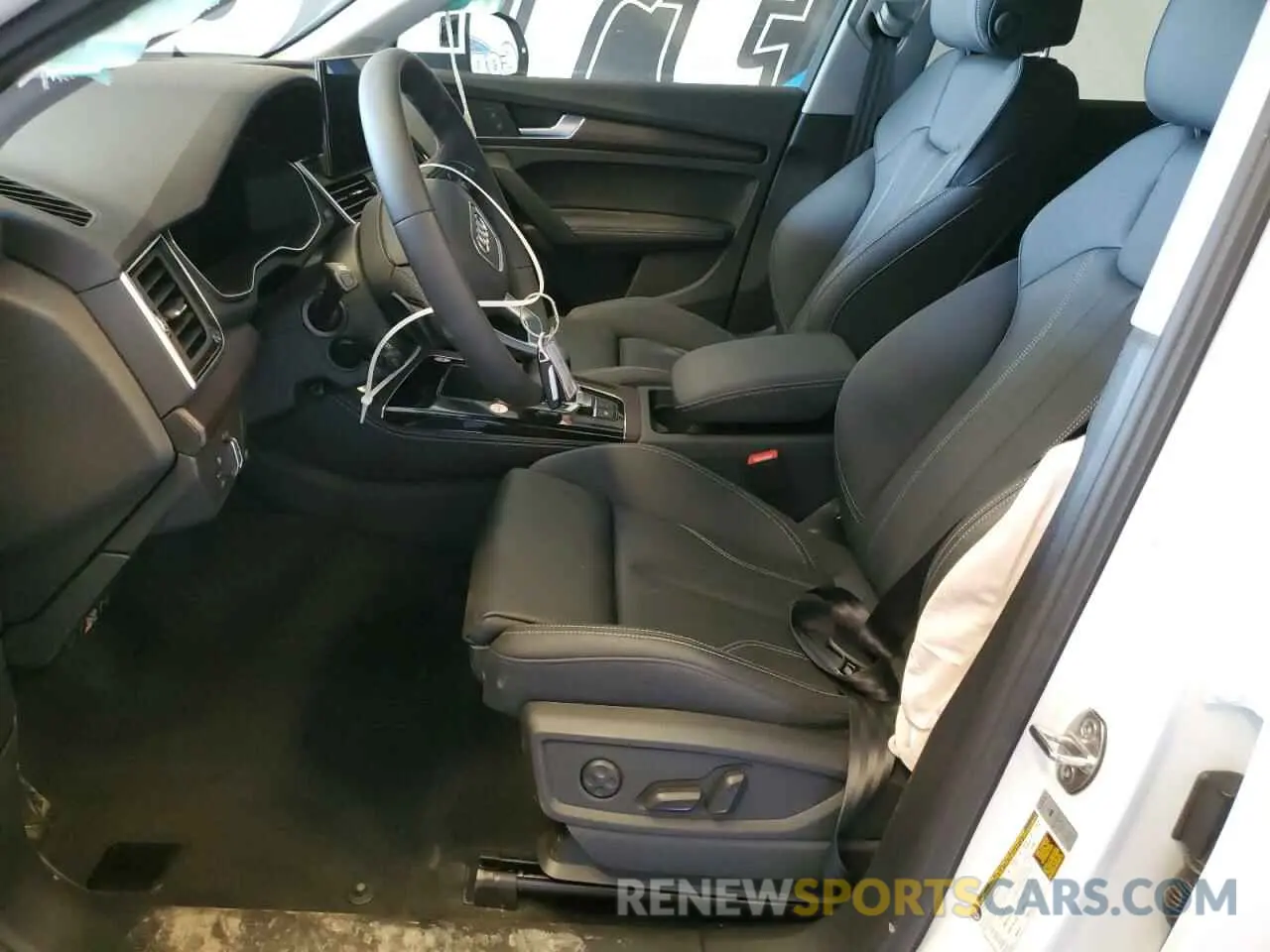 7 Photograph of a damaged car WA1EAAFY4R2066357 AUDI Q5 2024